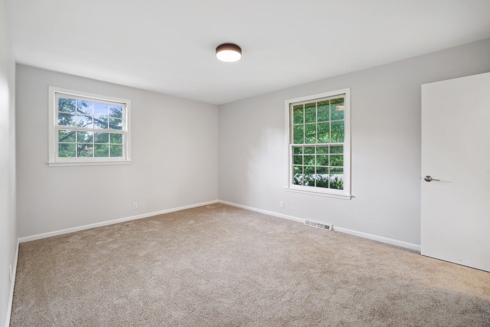 238 Island Dr
