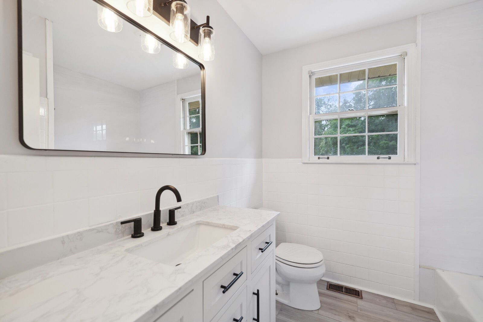 238 Island Dr
