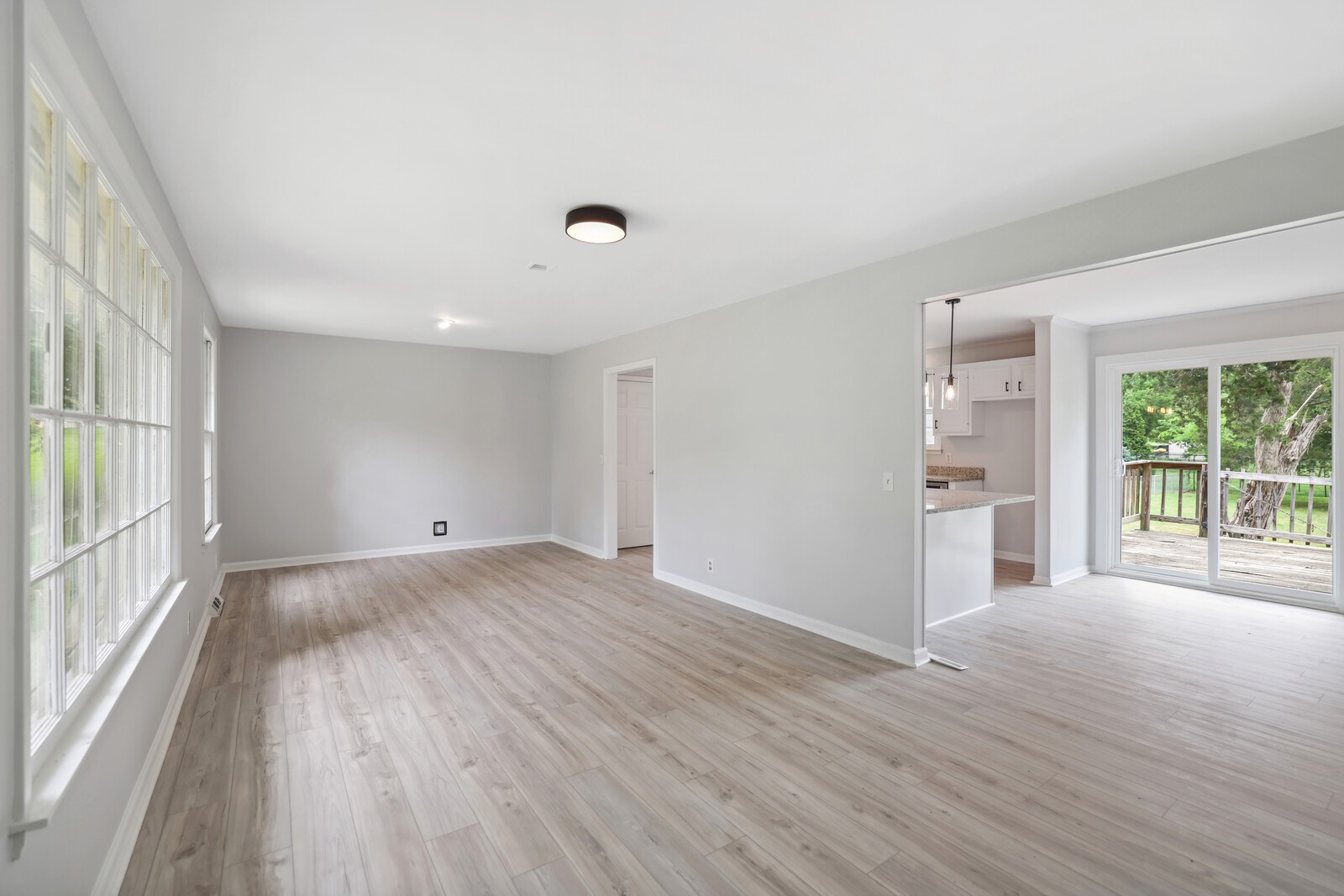 238 Island Dr