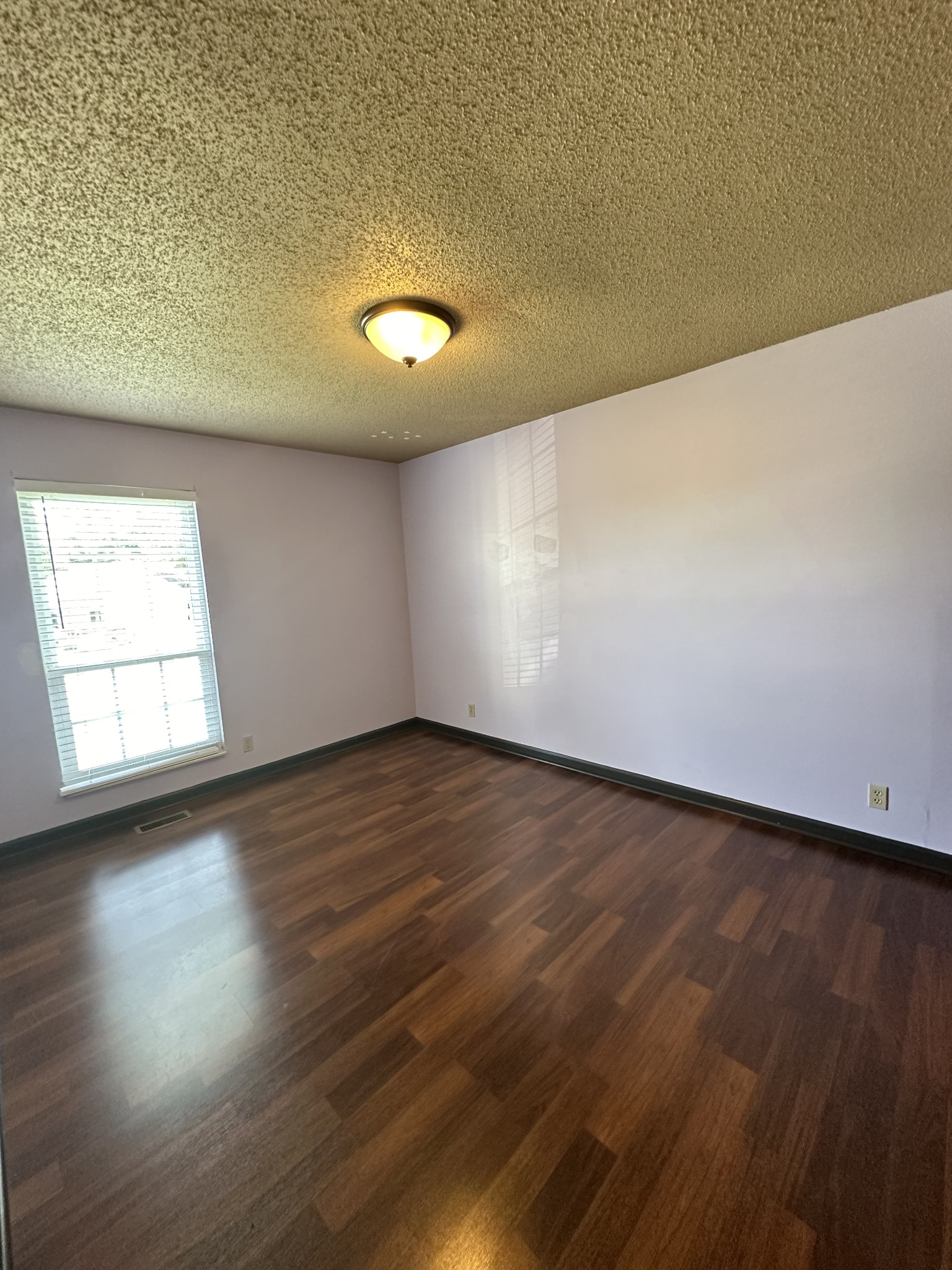 1216 Curran Ct