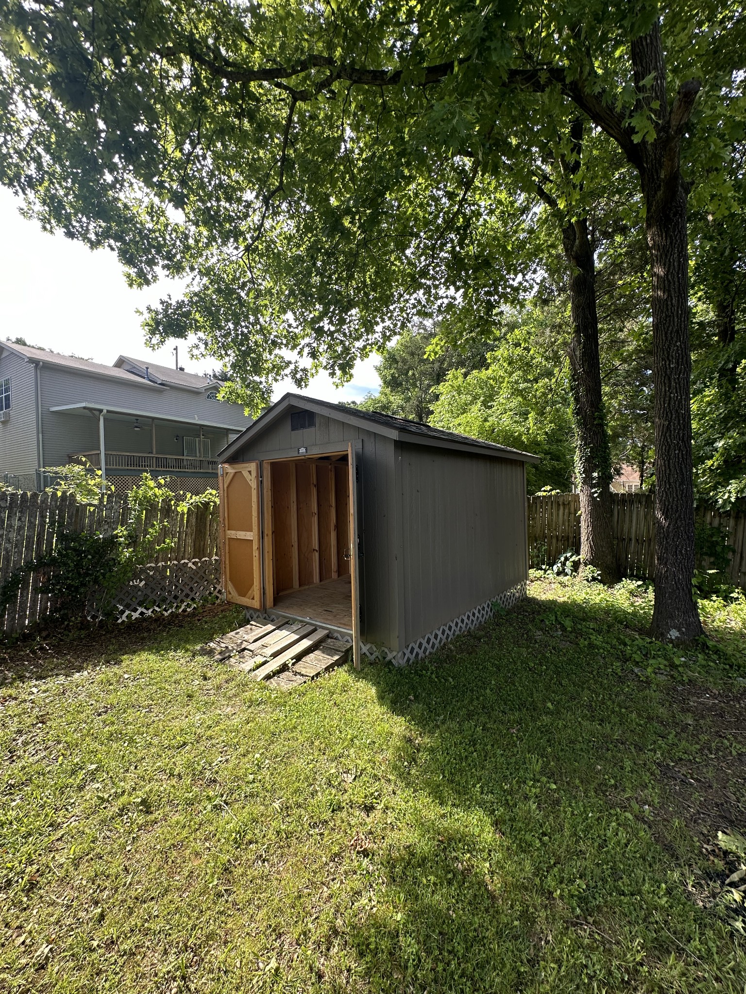 1216 Curran Ct