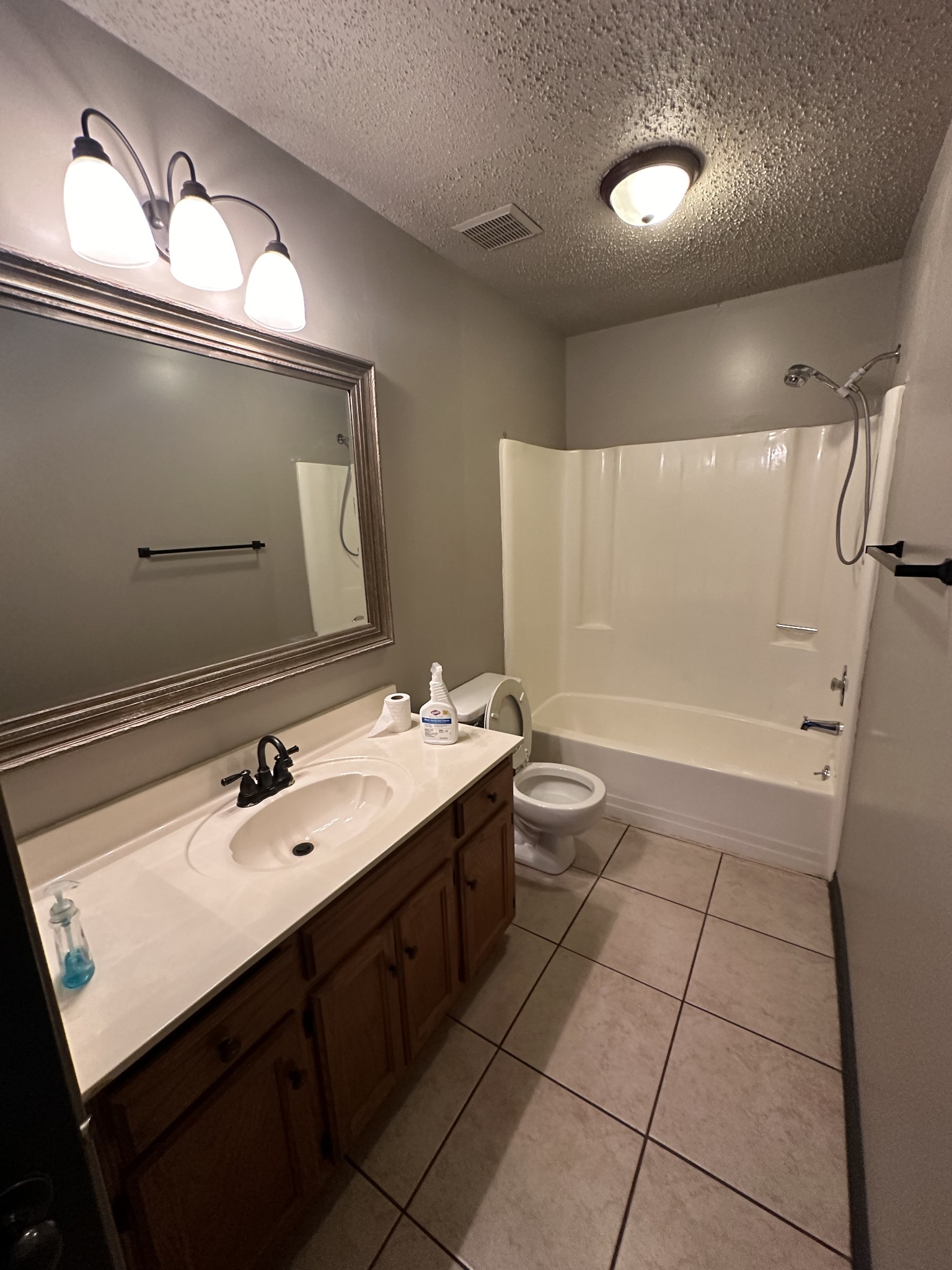 1216 Curran Ct