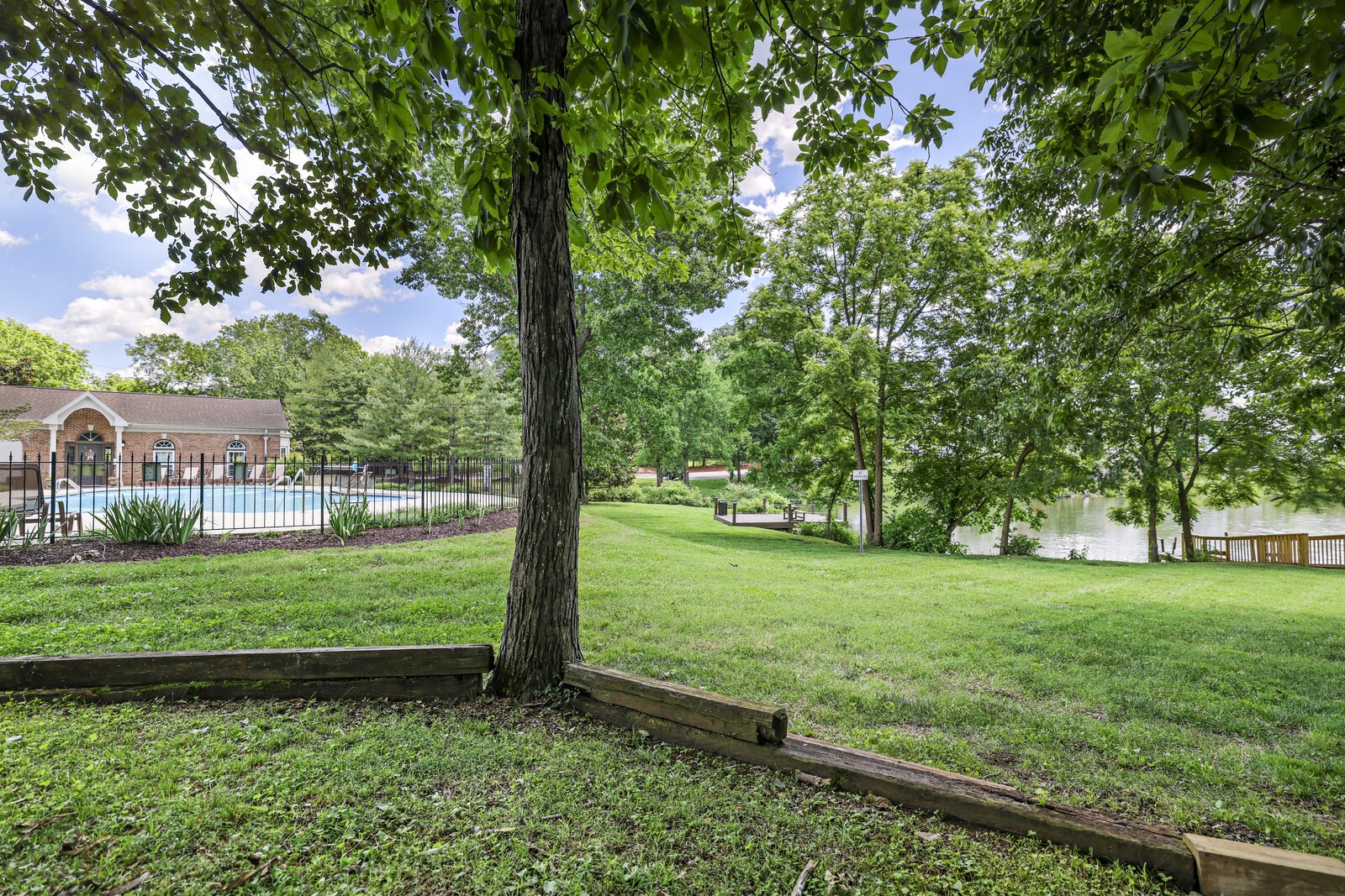 507 Harbor Village Dr