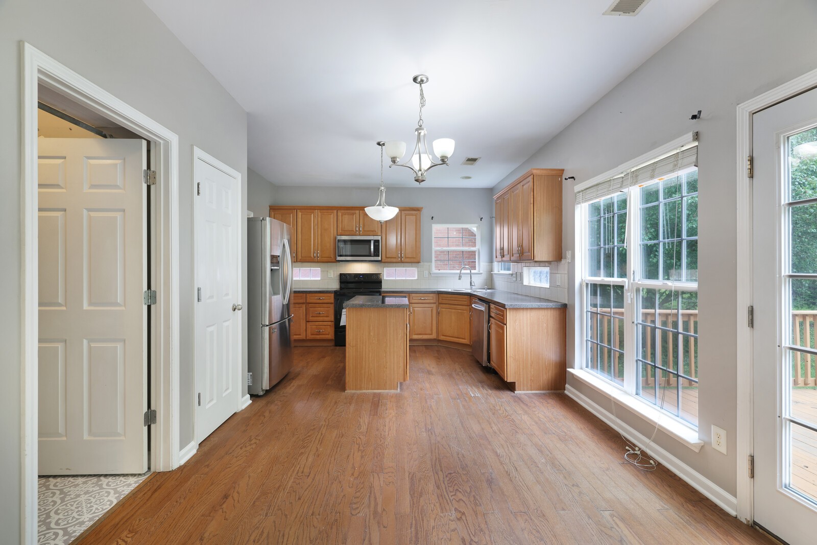 4109 Barnes Cove Dr