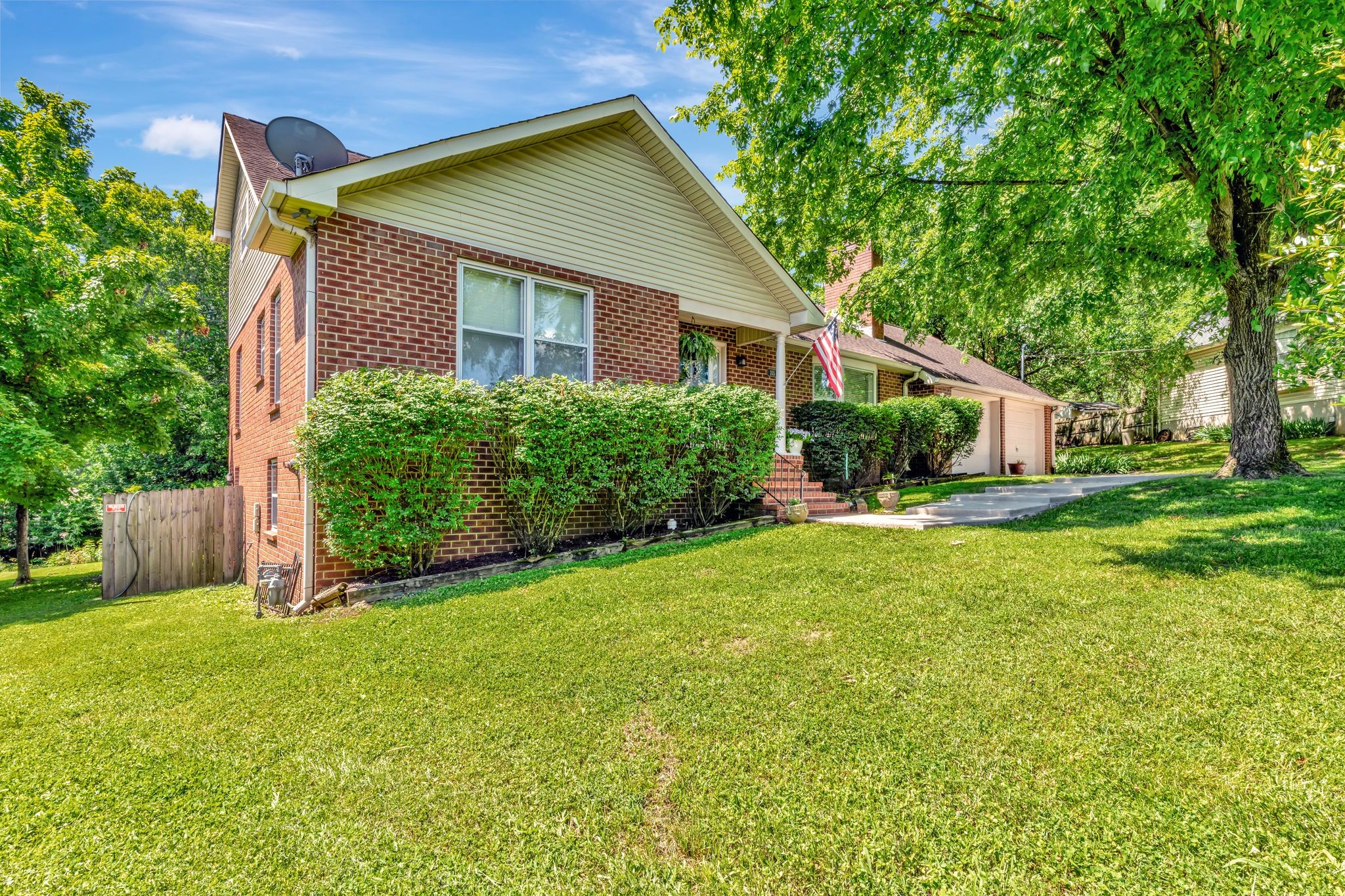 105 Red Maple Ct