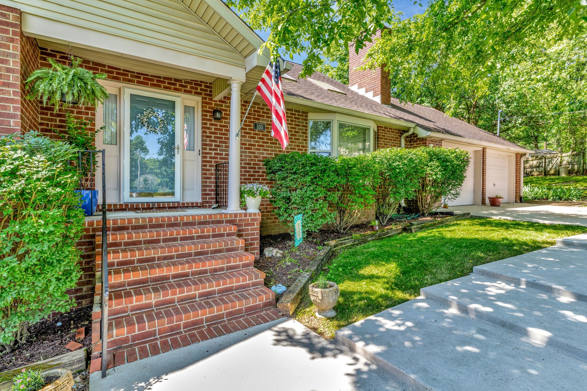 105 Red Maple Ct