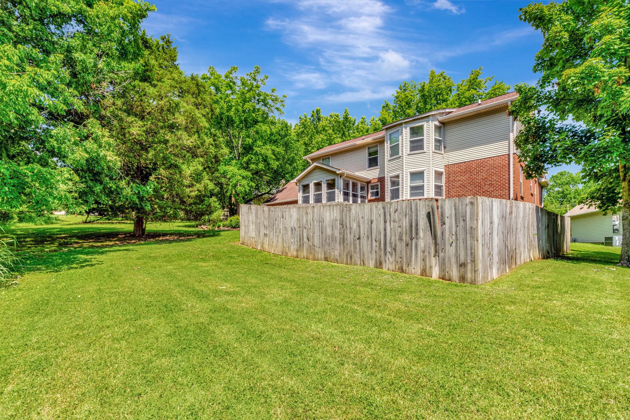105 Red Maple Ct