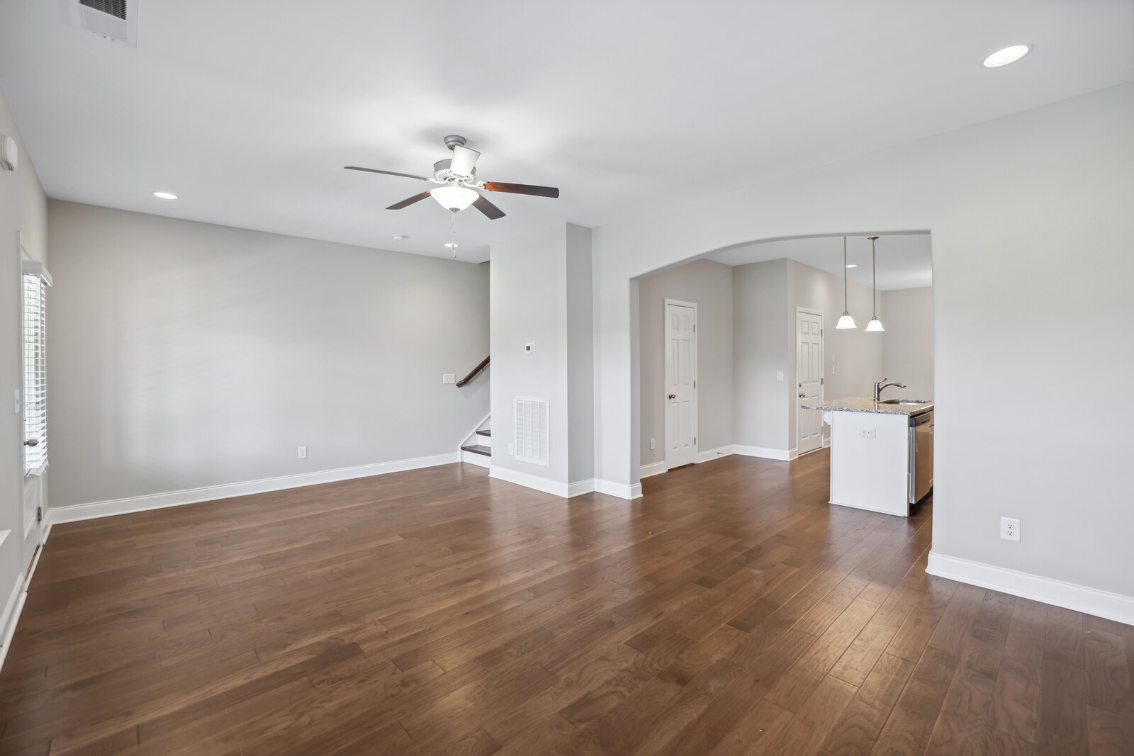 434 Longstone Rd