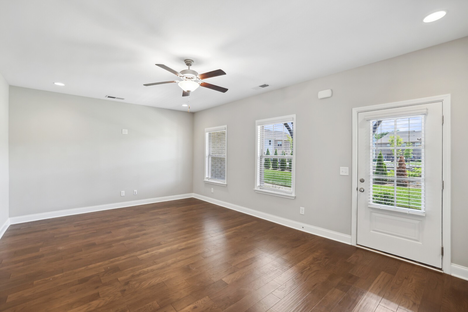 434 Longstone Rd
