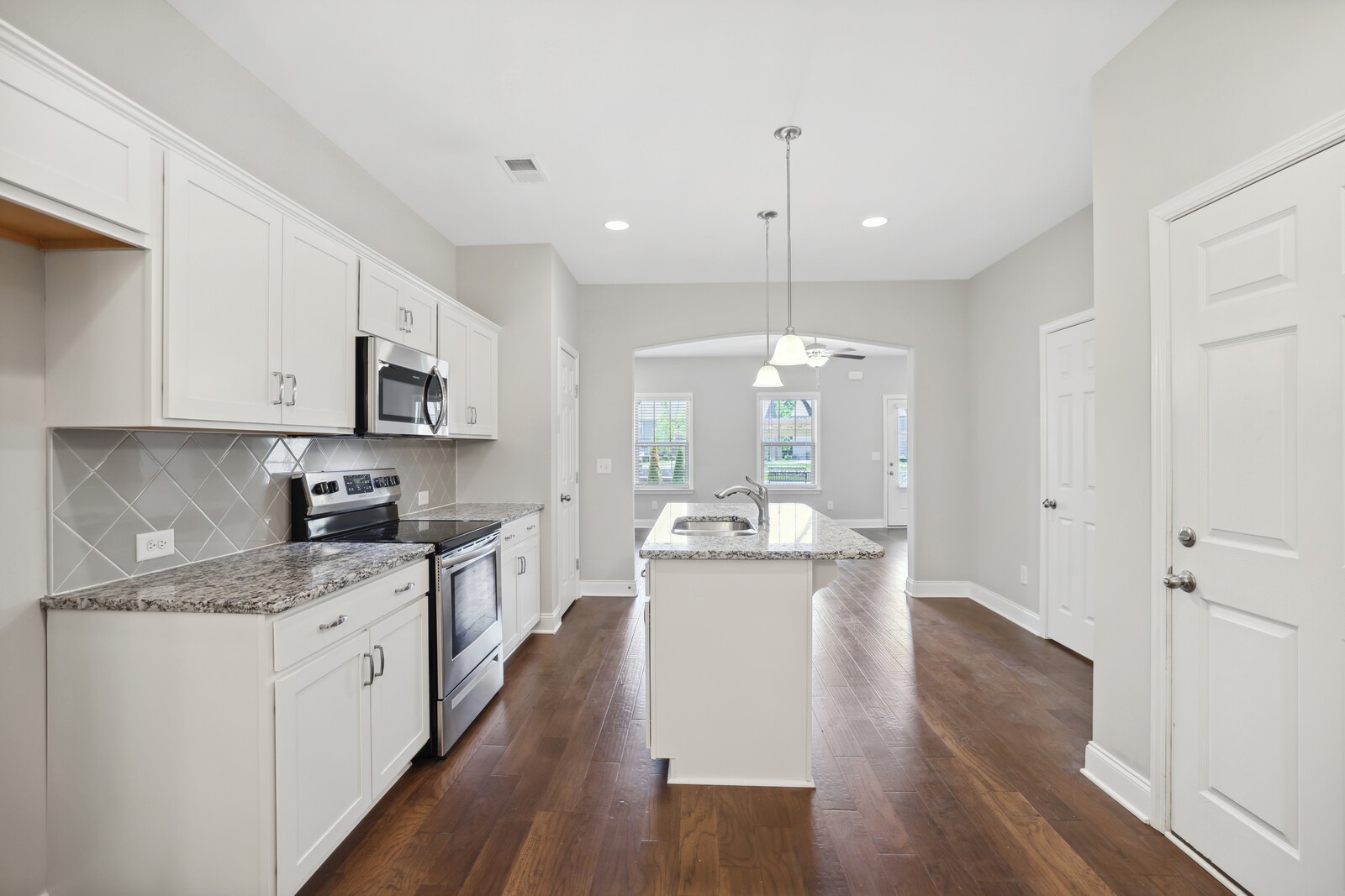 434 Longstone Rd