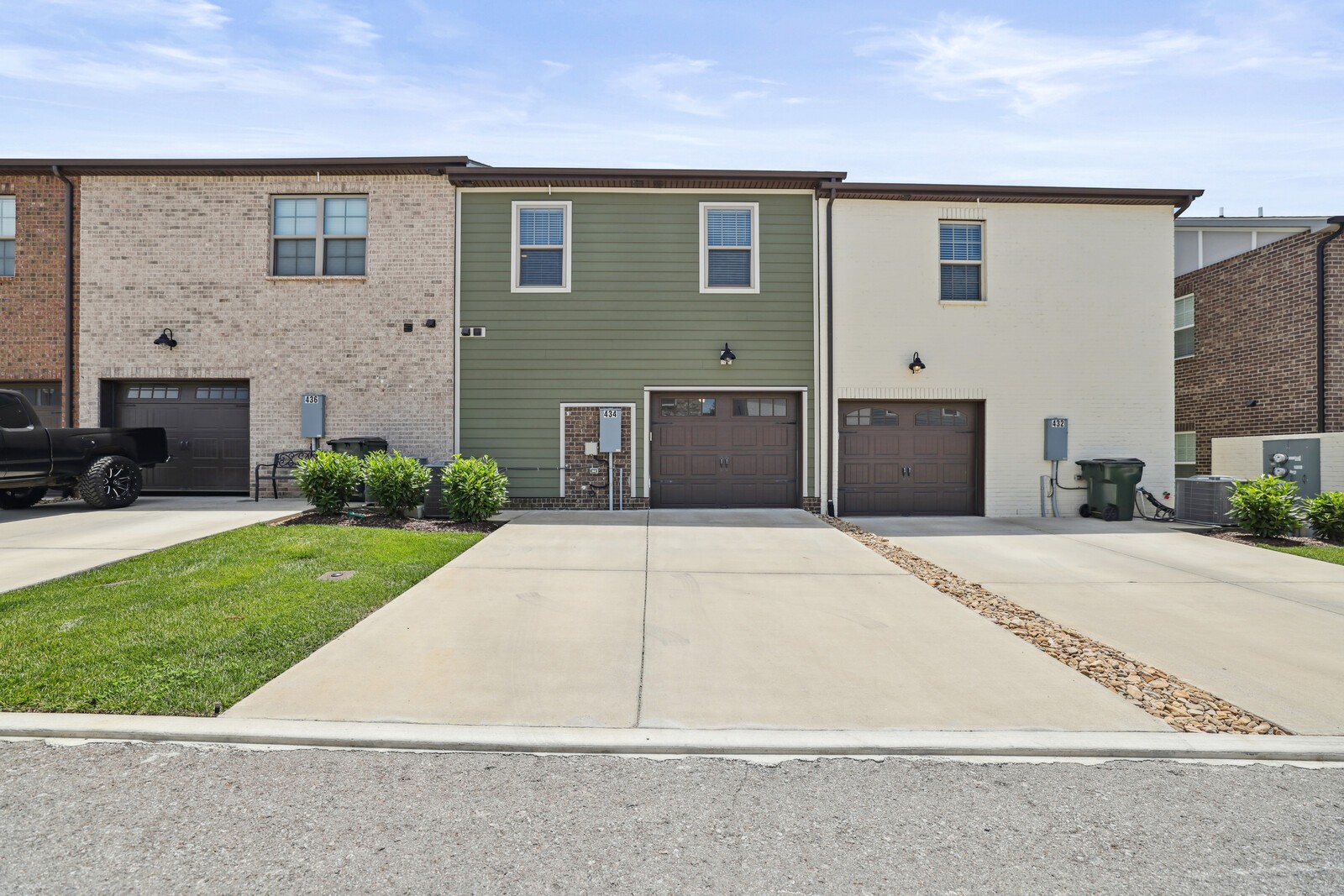 434 Longstone Rd