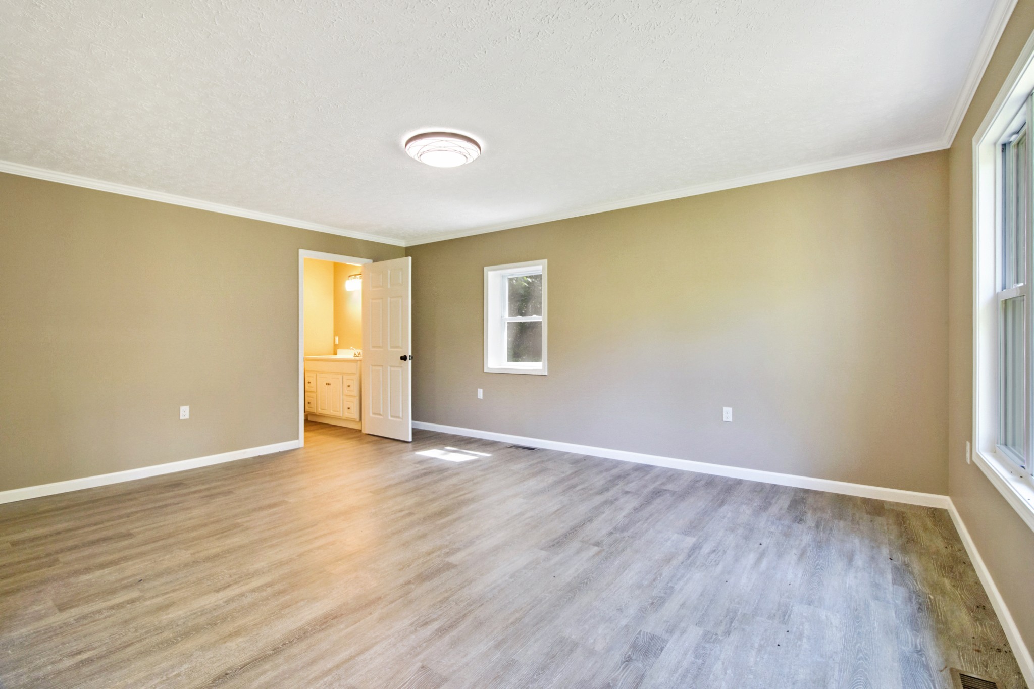 818 Old Poplar Cove Rd