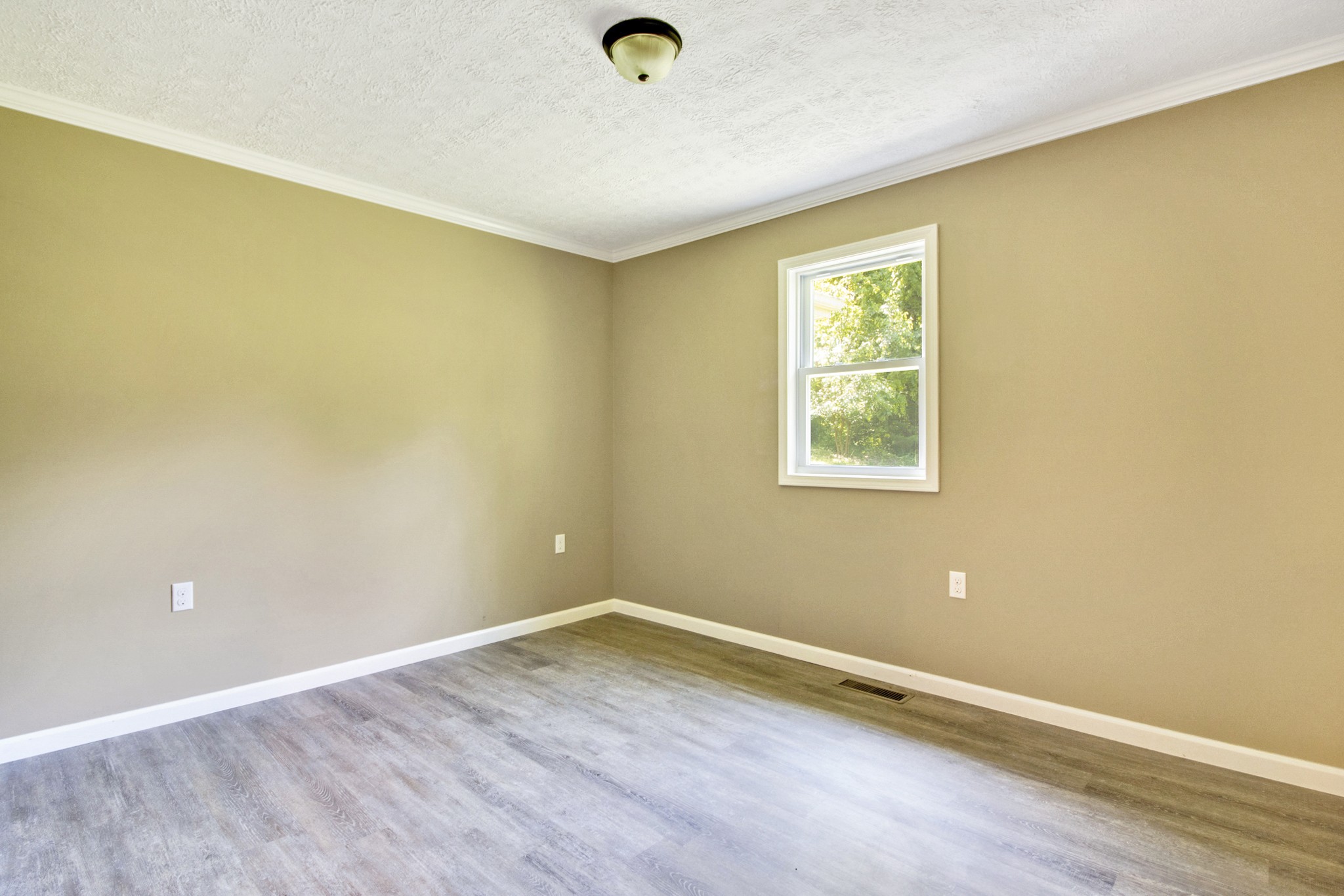 818 Old Poplar Cove Rd