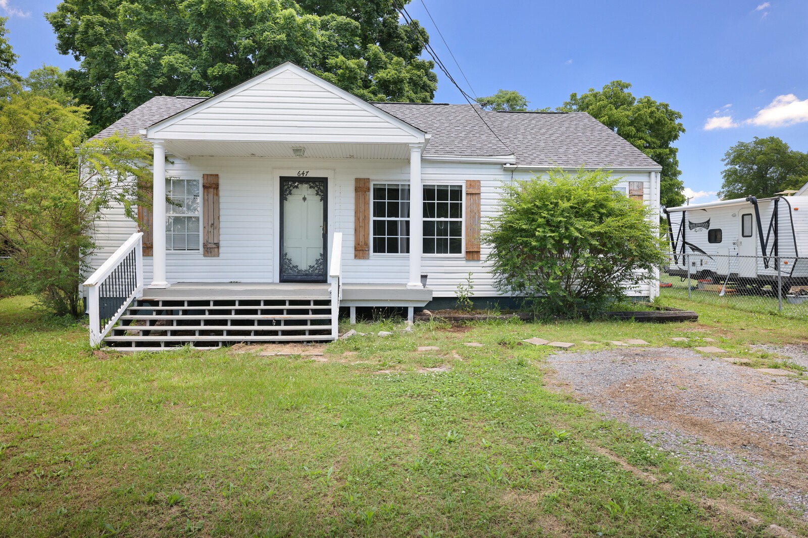 647 Cheryl Ave