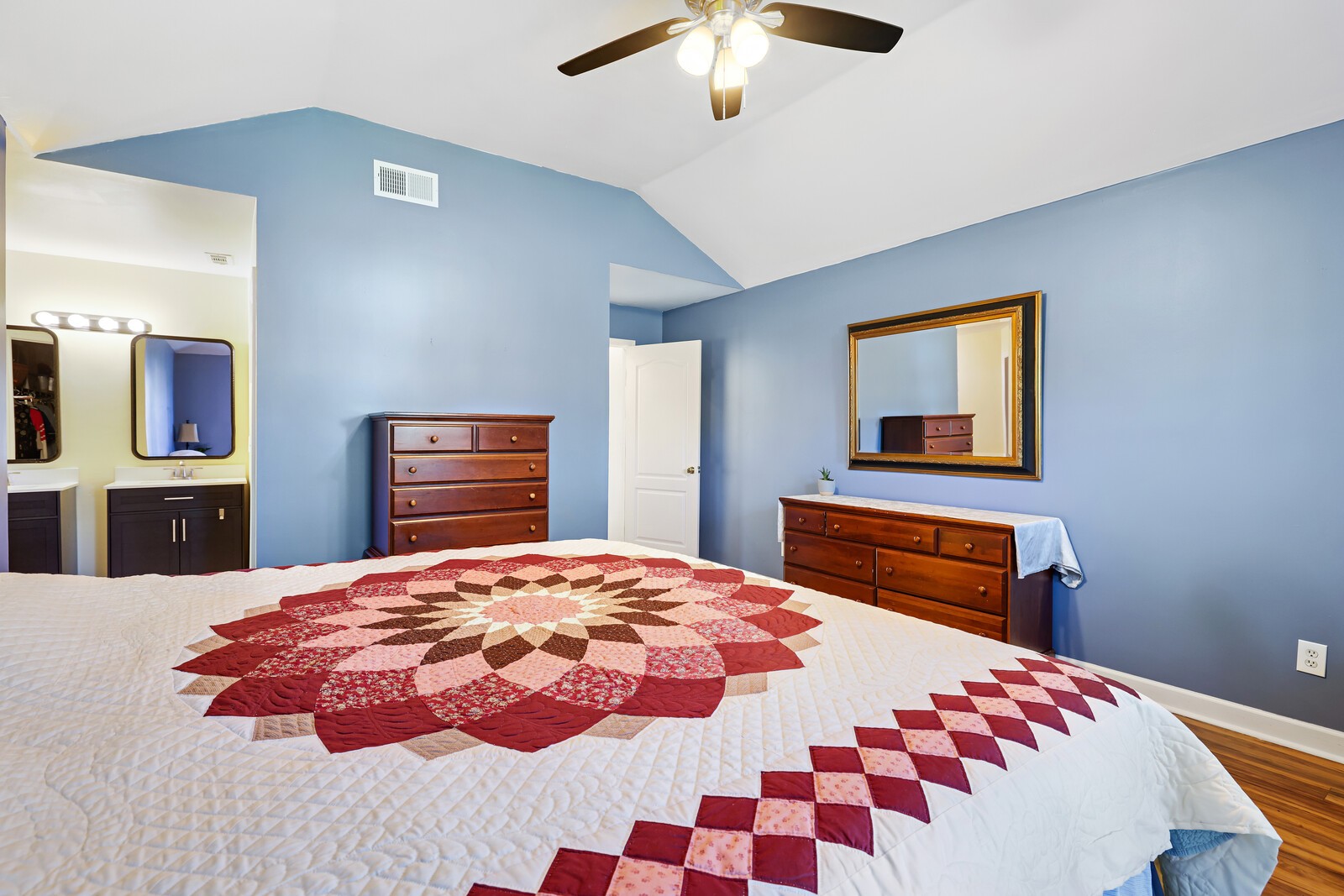 2801 Meadow Gln