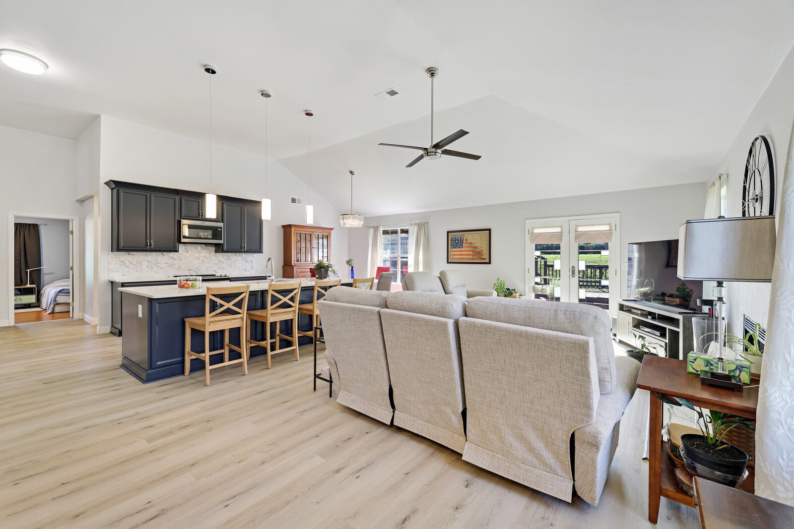 2801 Meadow Gln