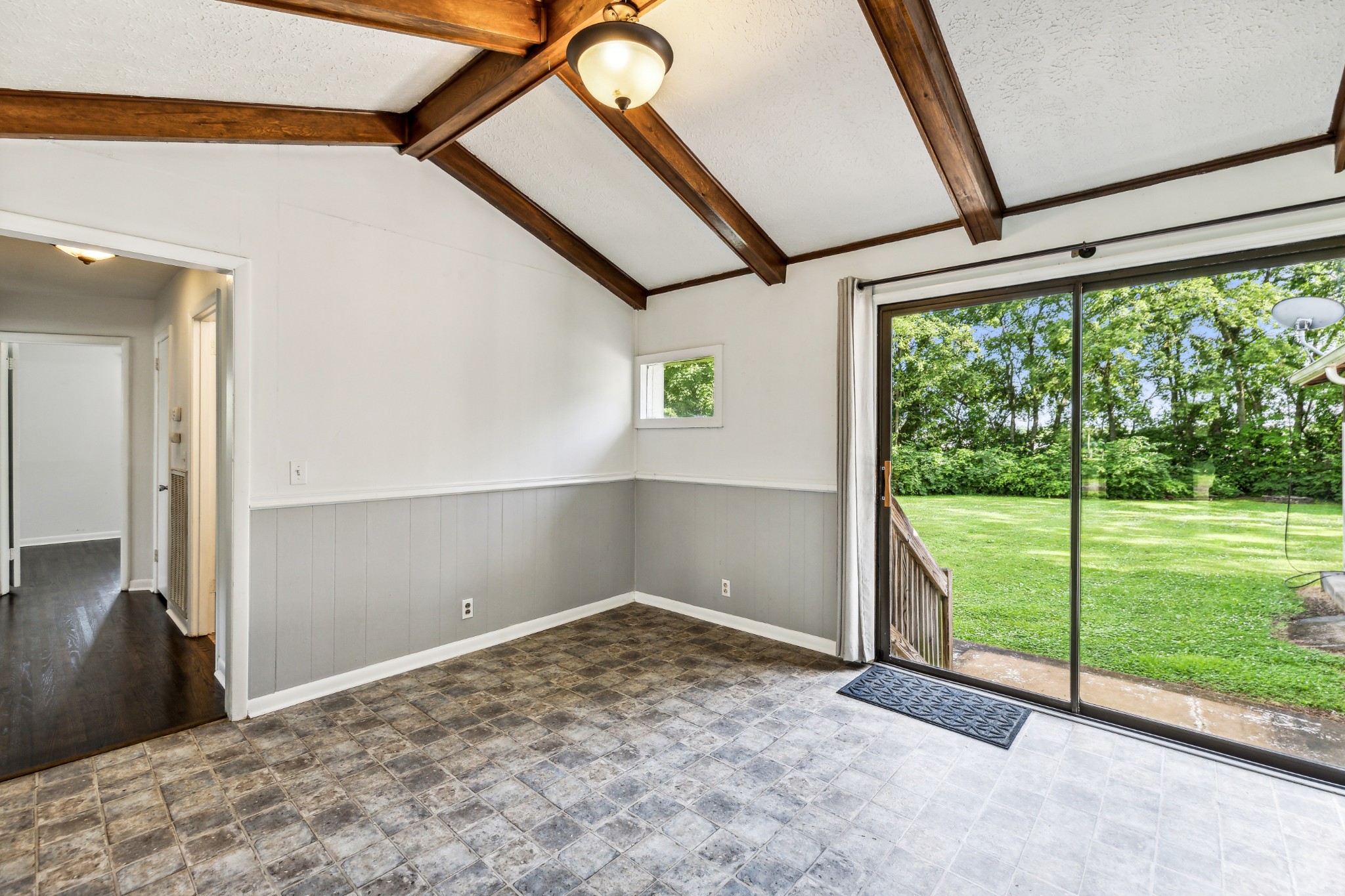 108 Dorris Dr