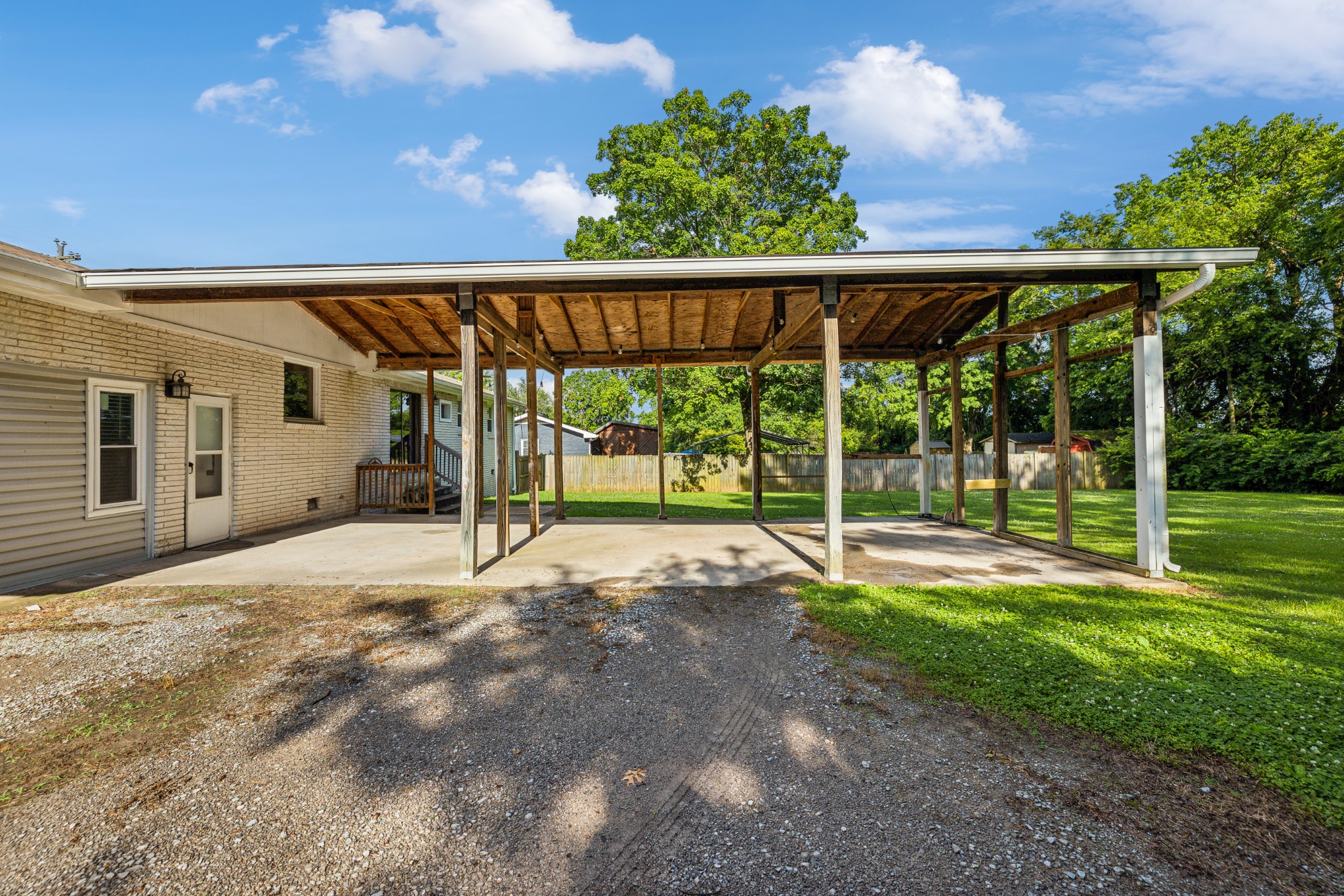108 Dorris Dr