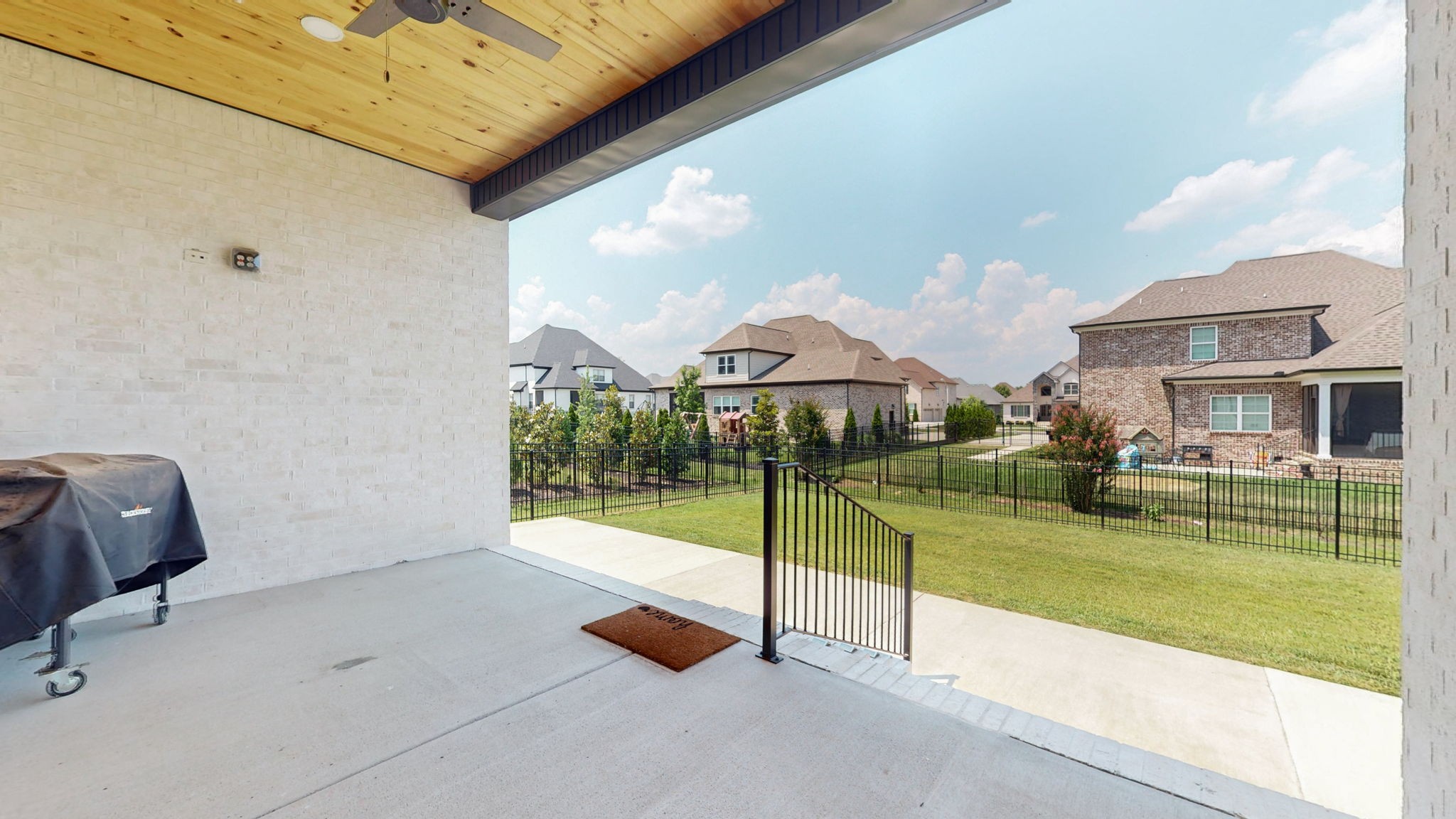 609 Reichert Ct