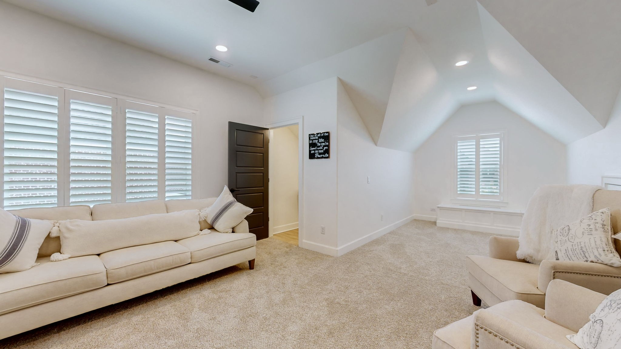 609 Reichert Ct