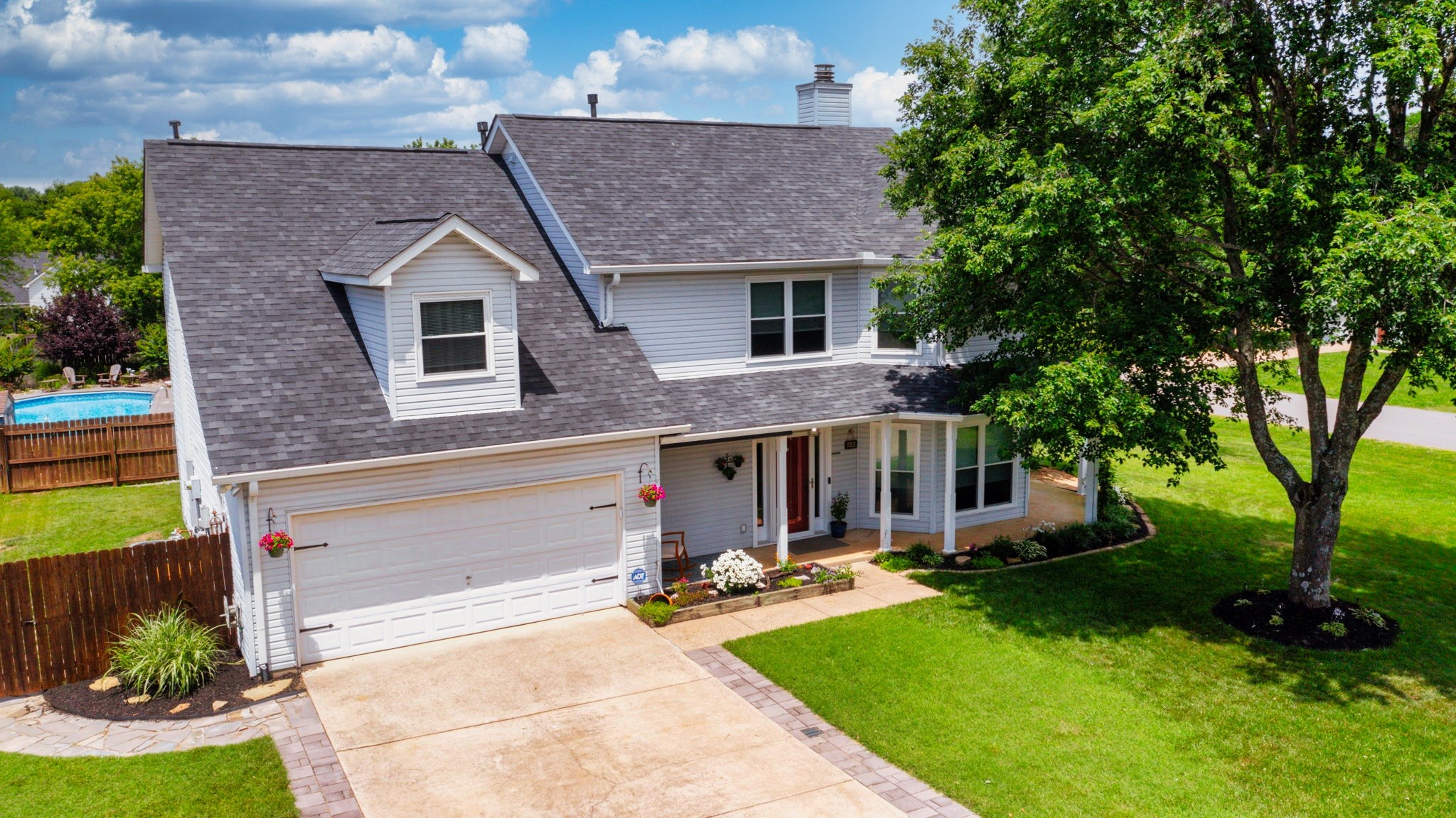2301 Lance Ln