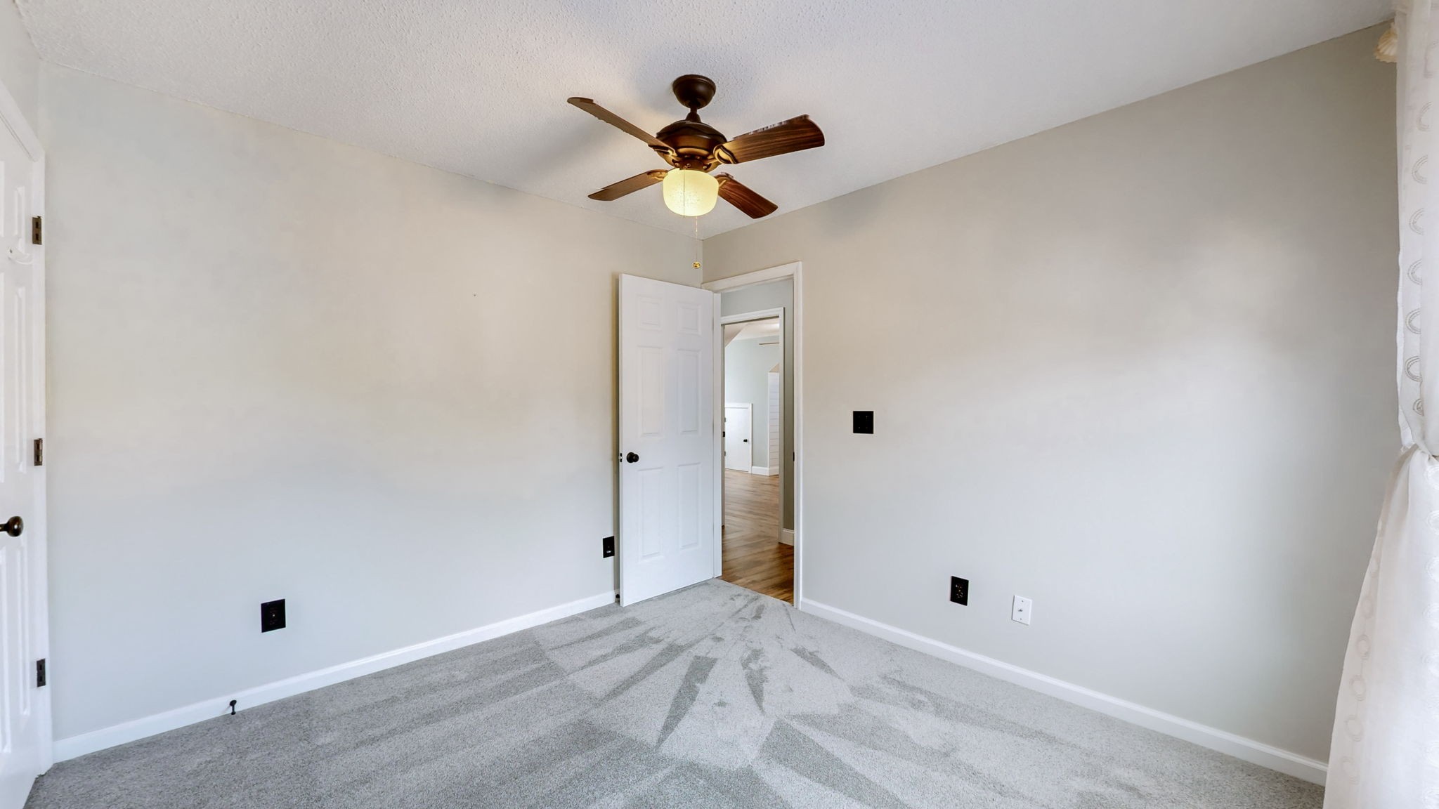 2301 Lance Ln