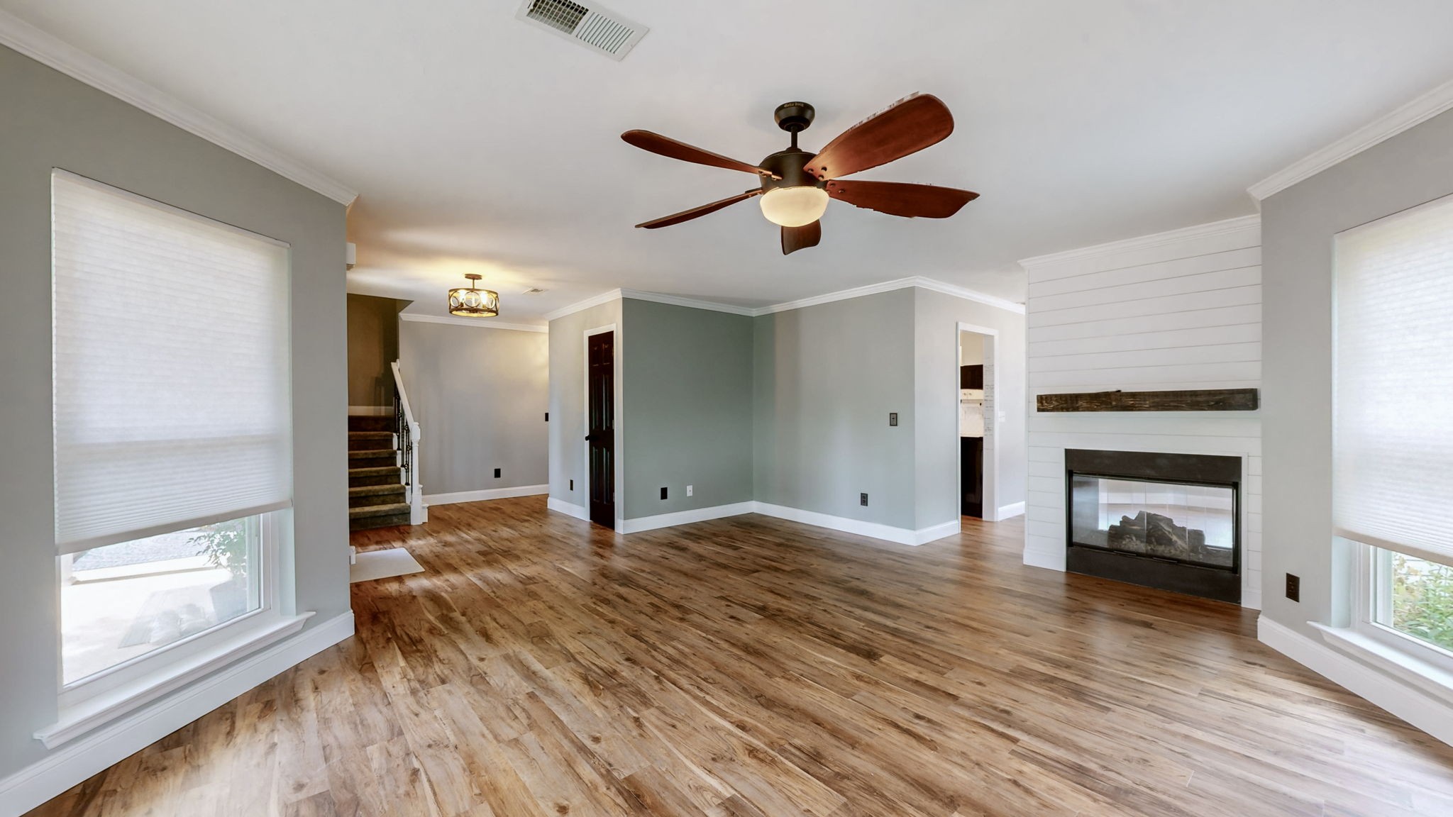 2301 Lance Ln