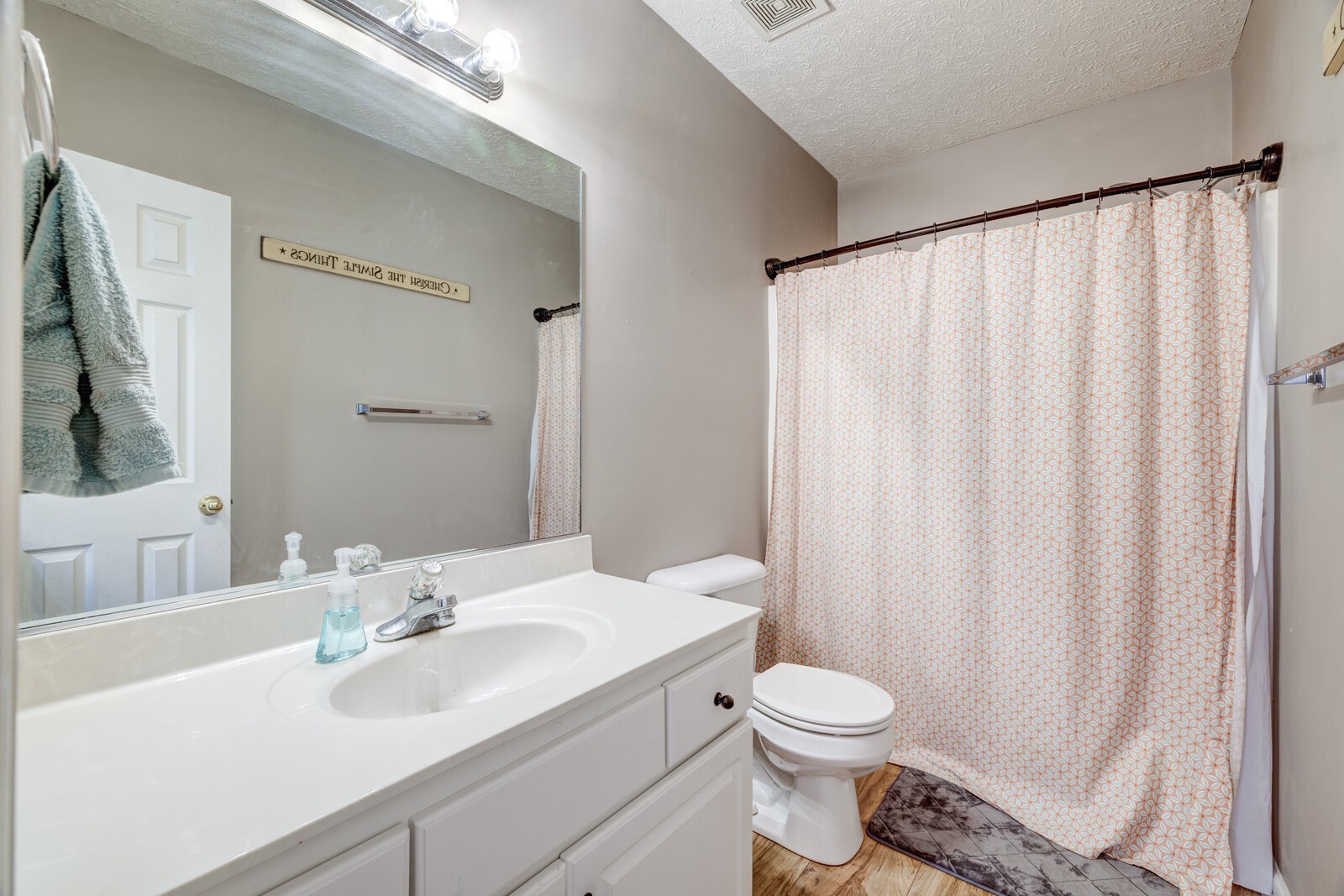 124 Walton Trce, S