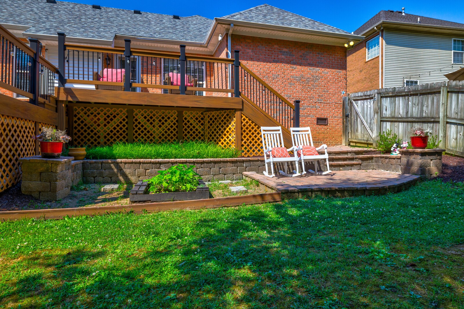124 Walton Trce, S