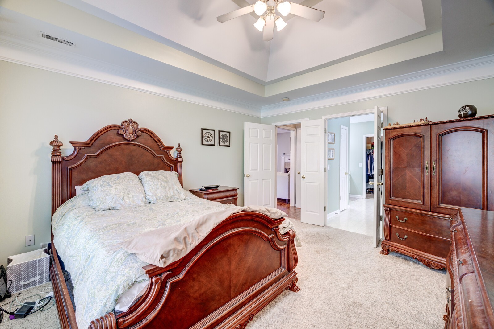 124 Walton Trce, S