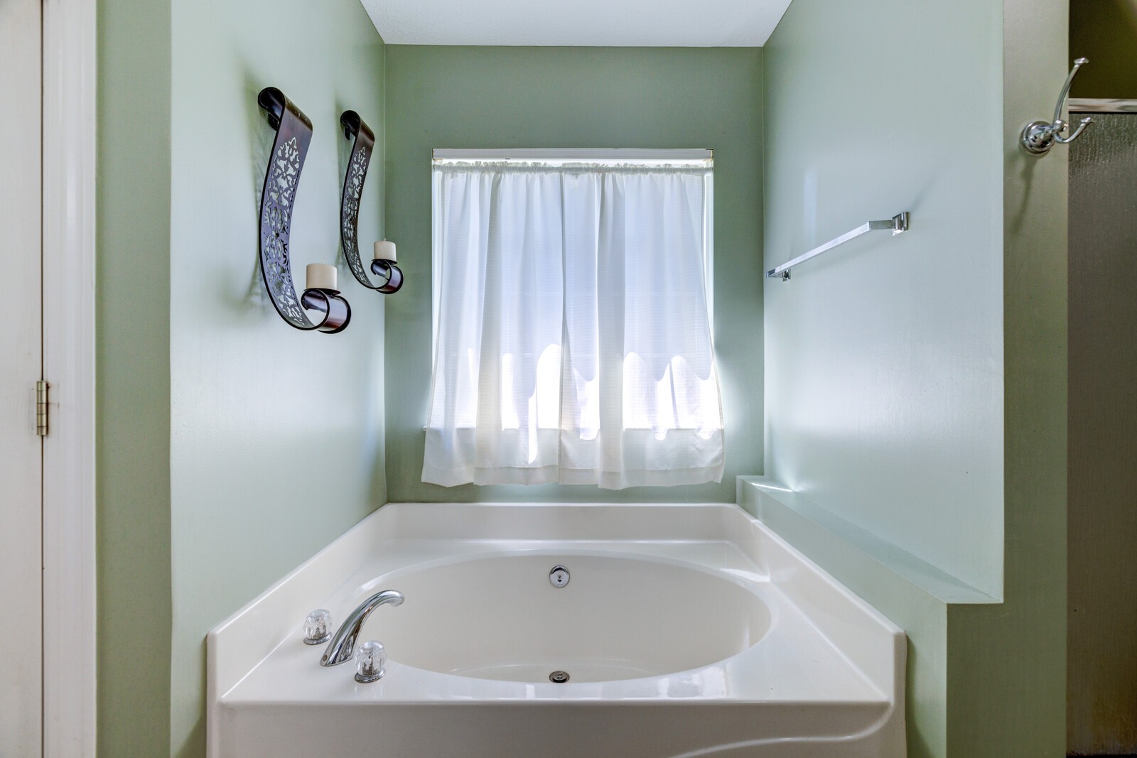 124 Walton Trce, S