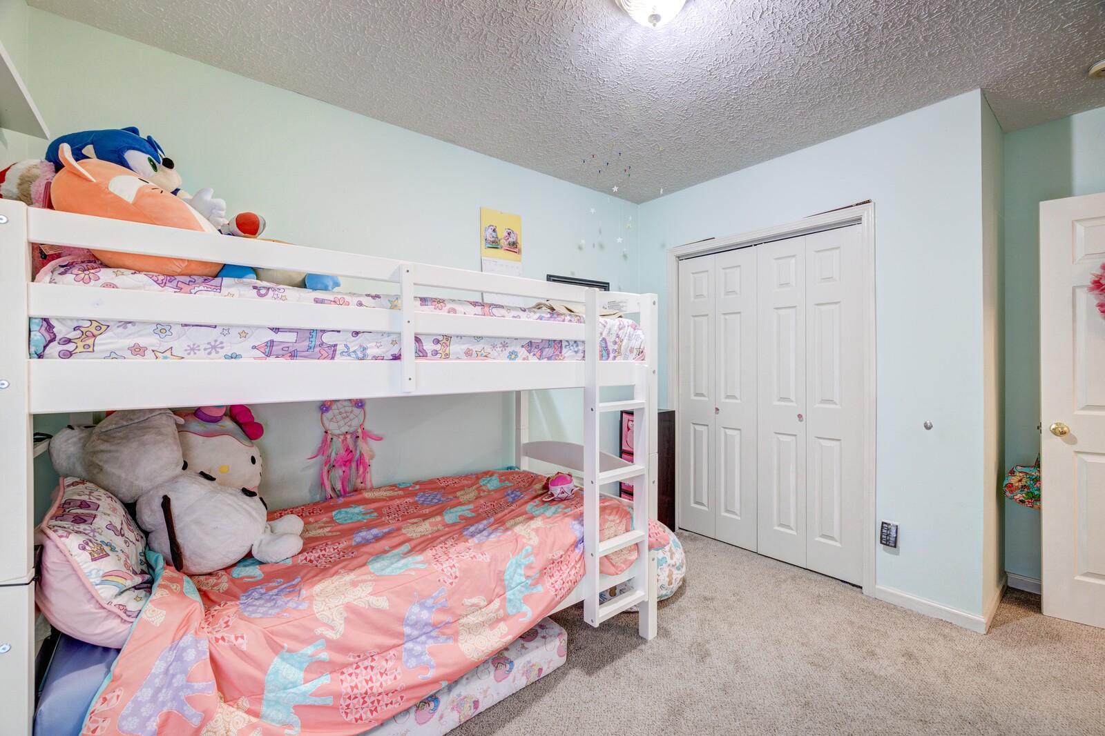 124 Walton Trce, S