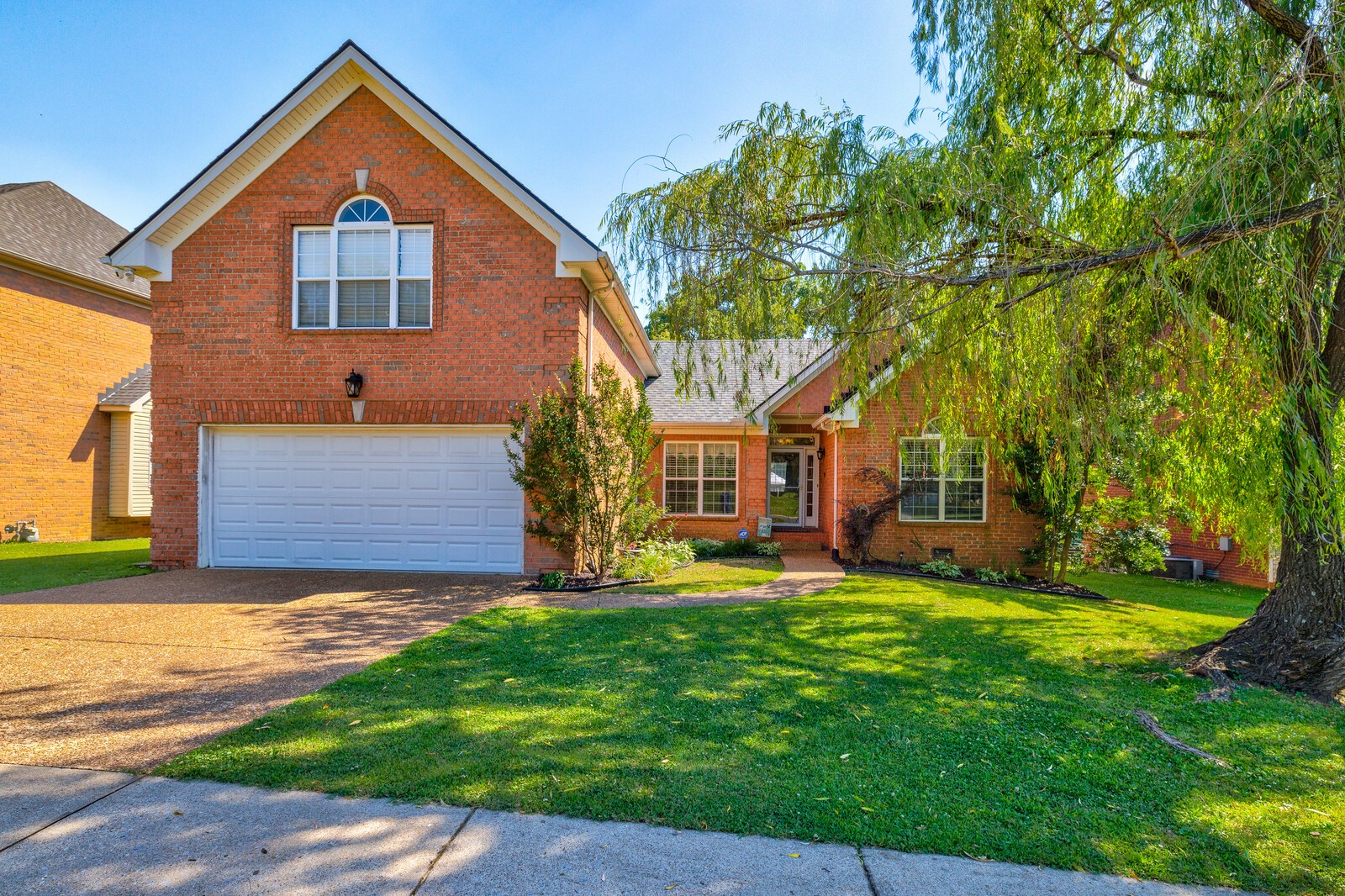 124 Walton Trce, S