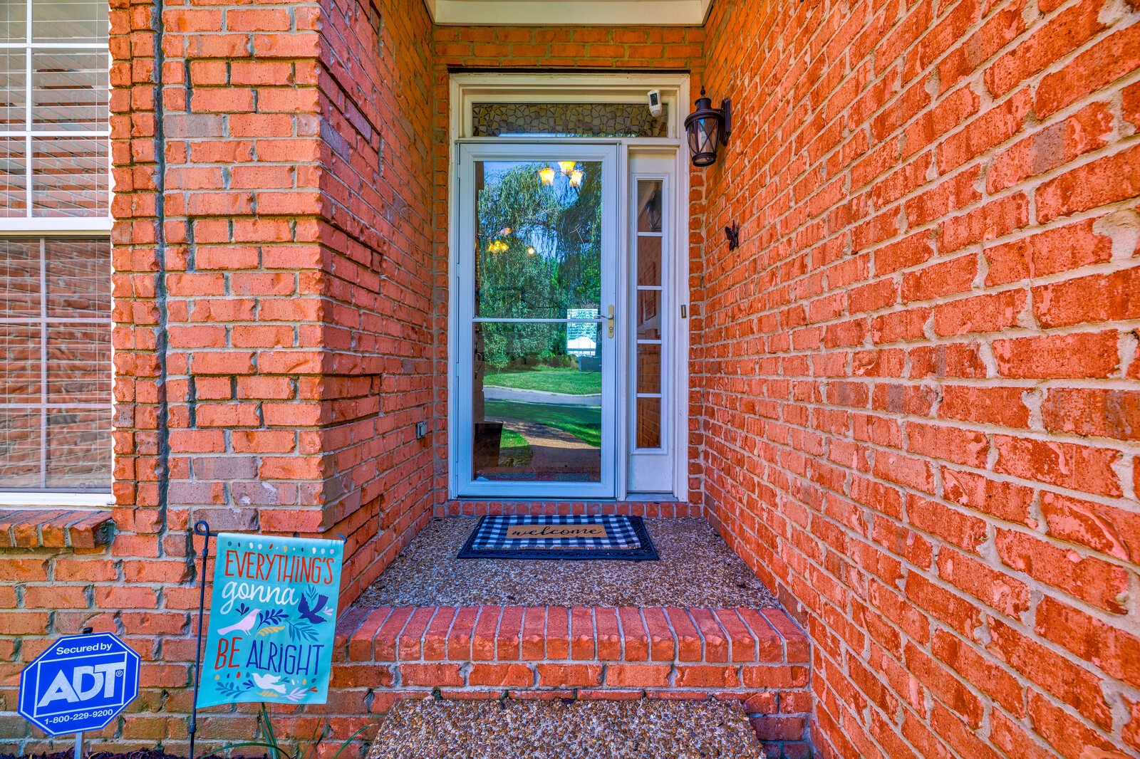 124 Walton Trce, S