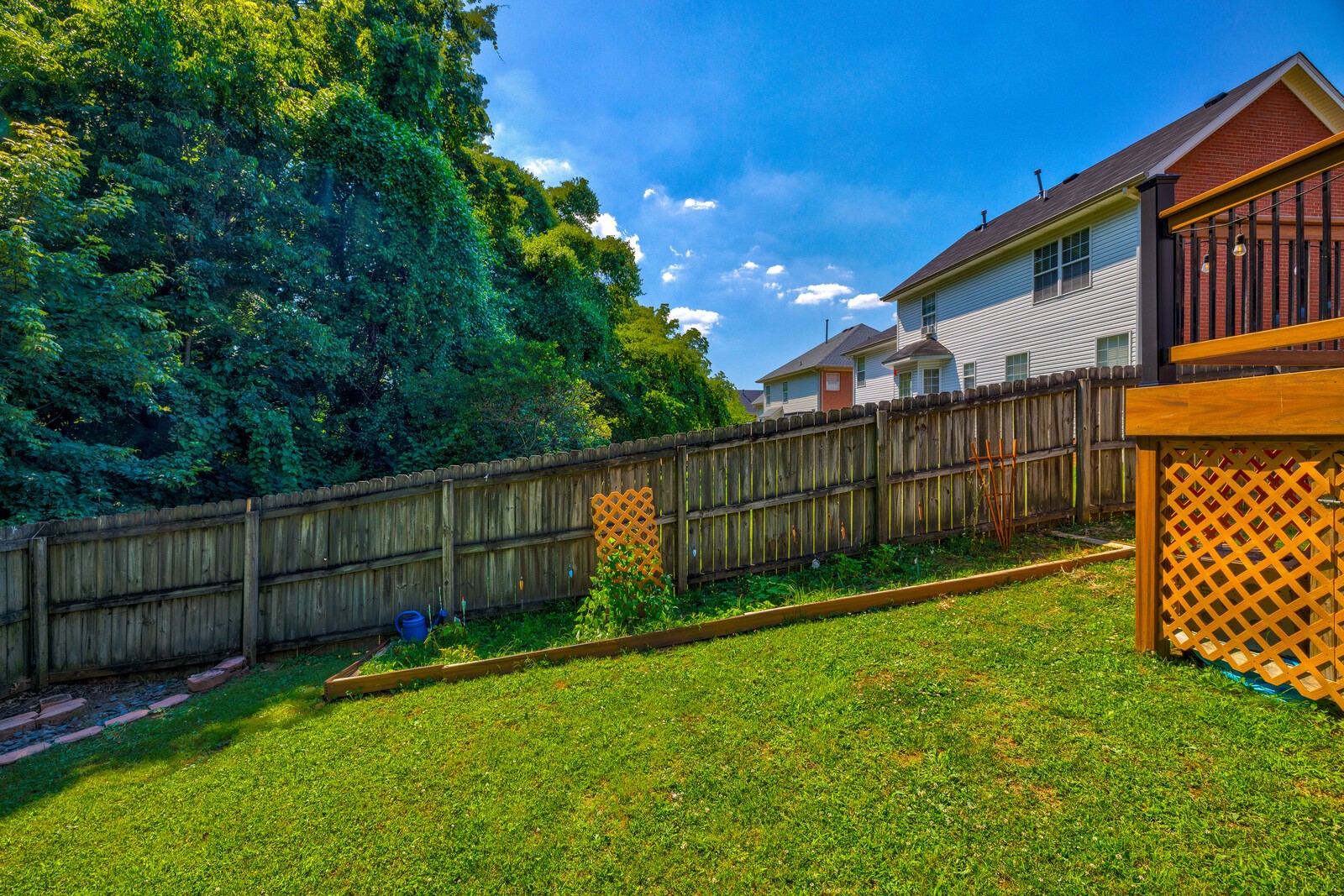 124 Walton Trce, S