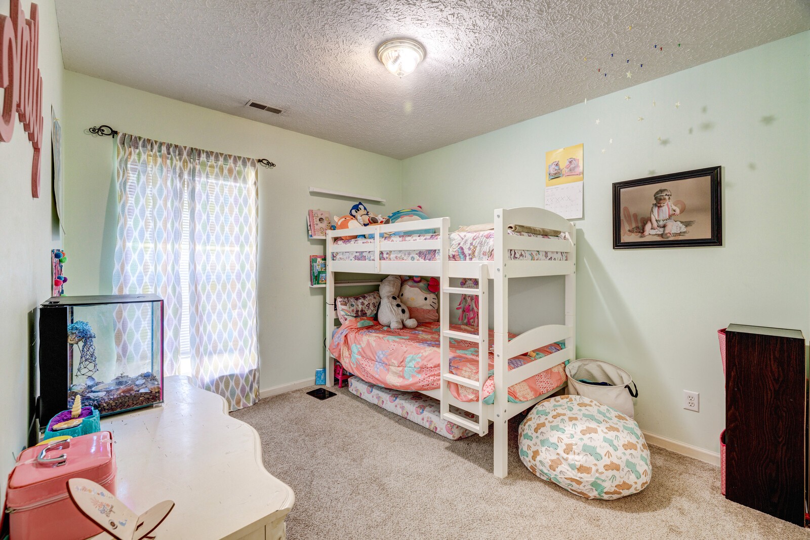 124 Walton Trce, S