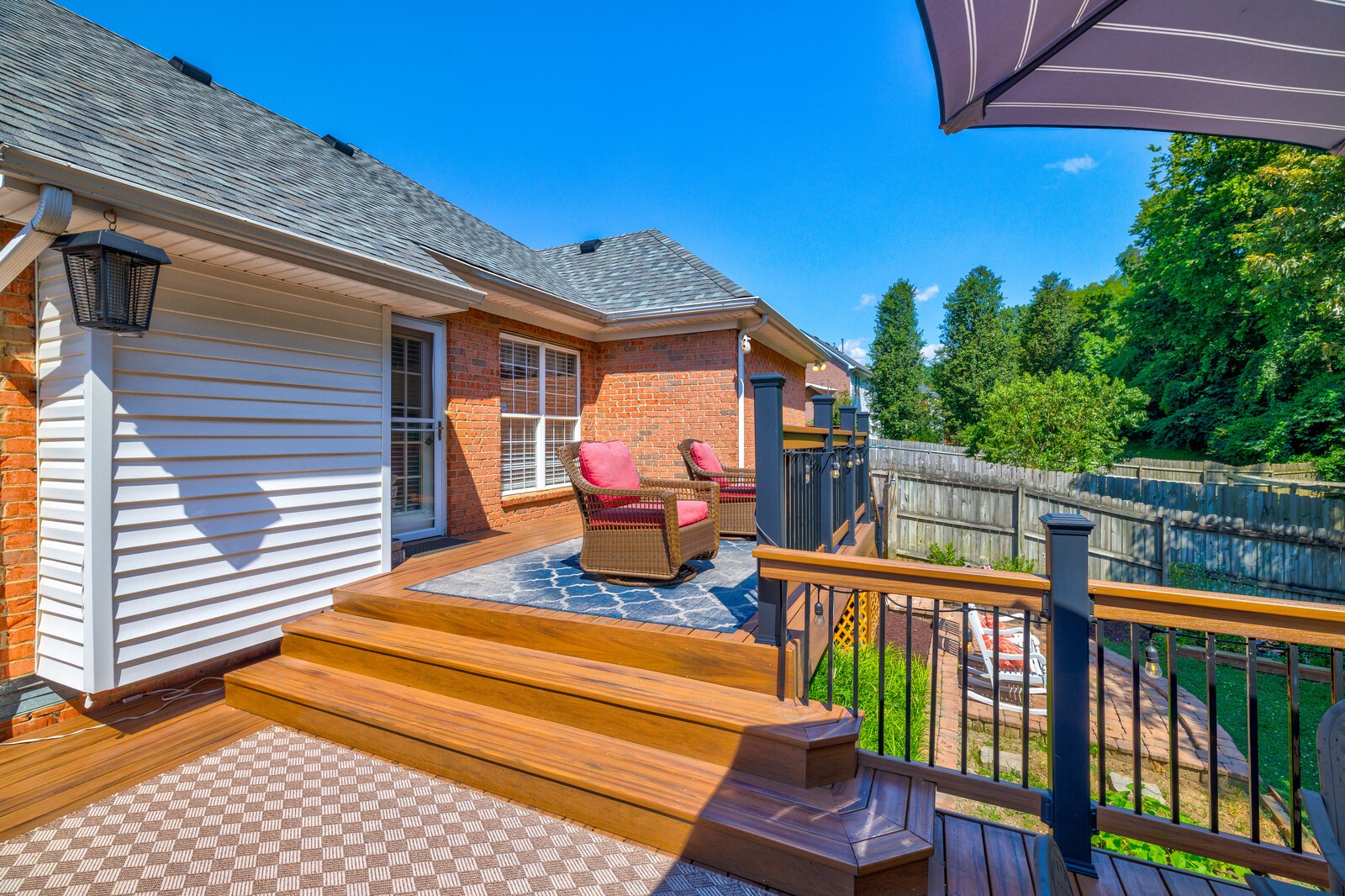 124 Walton Trce, S