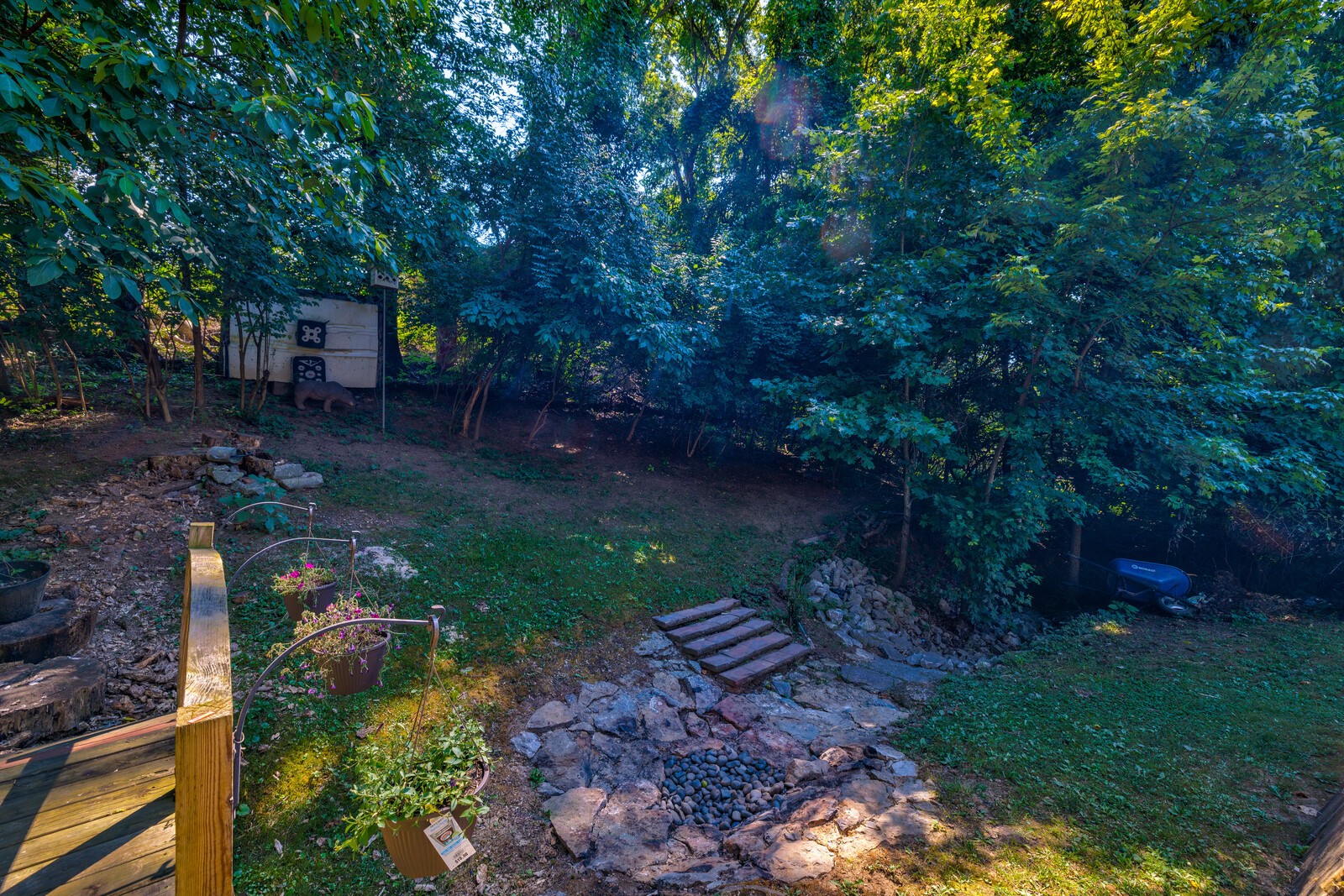 124 Walton Trce, S