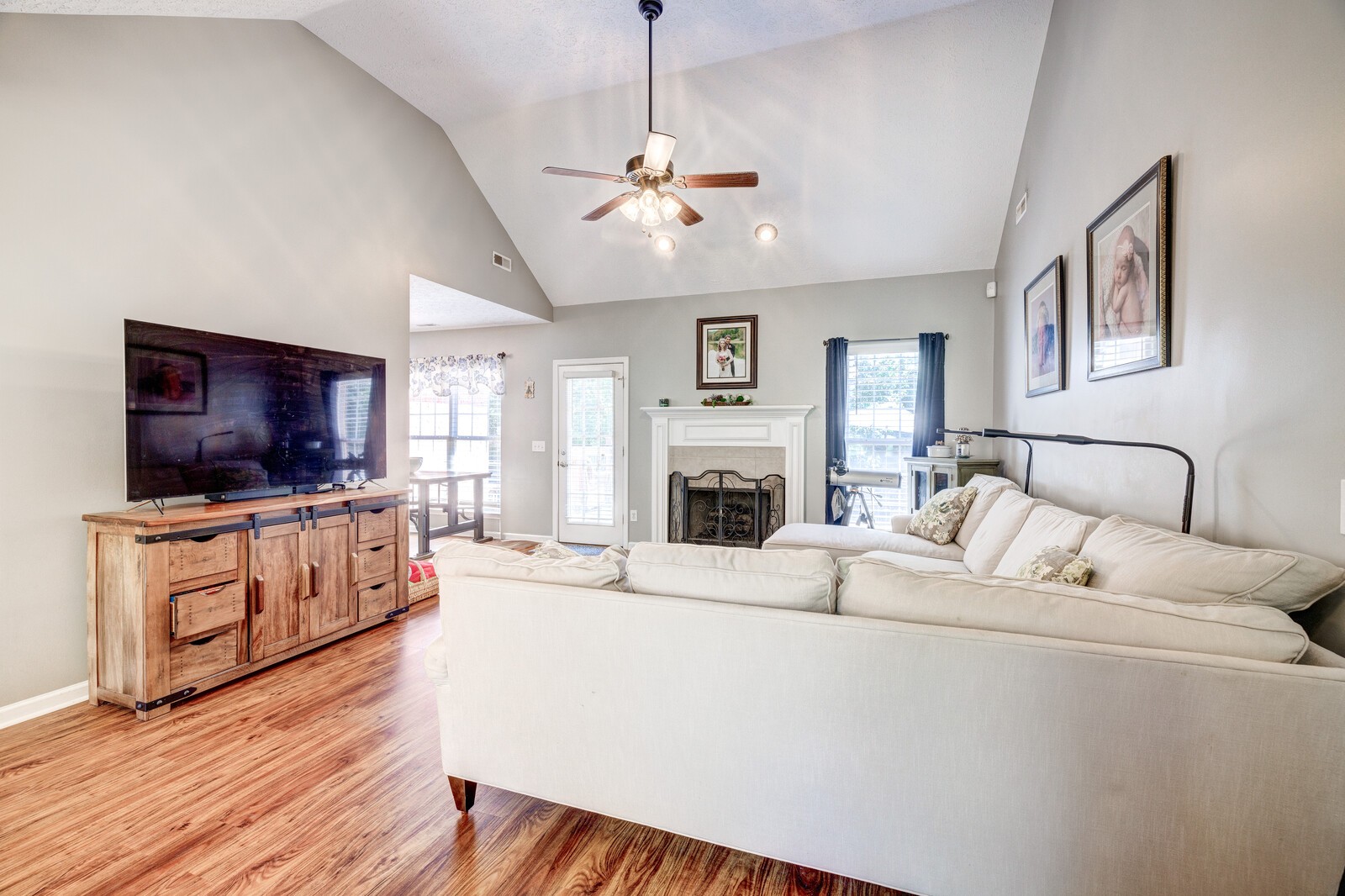 124 Walton Trce, S