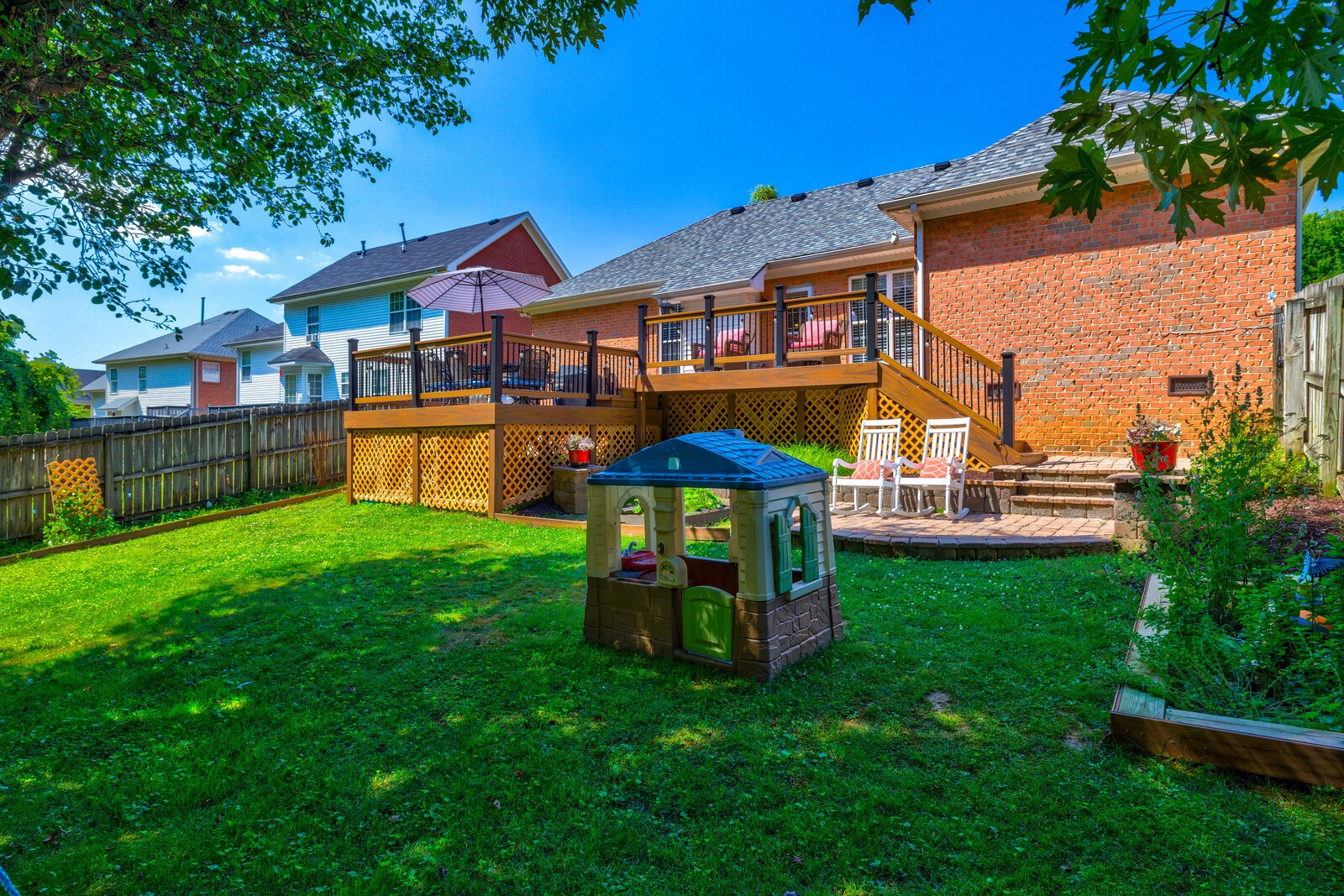 124 Walton Trce, S
