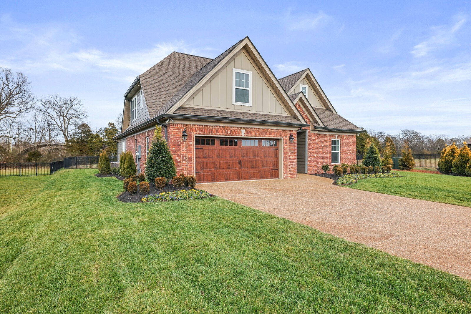 823 Brook Trl