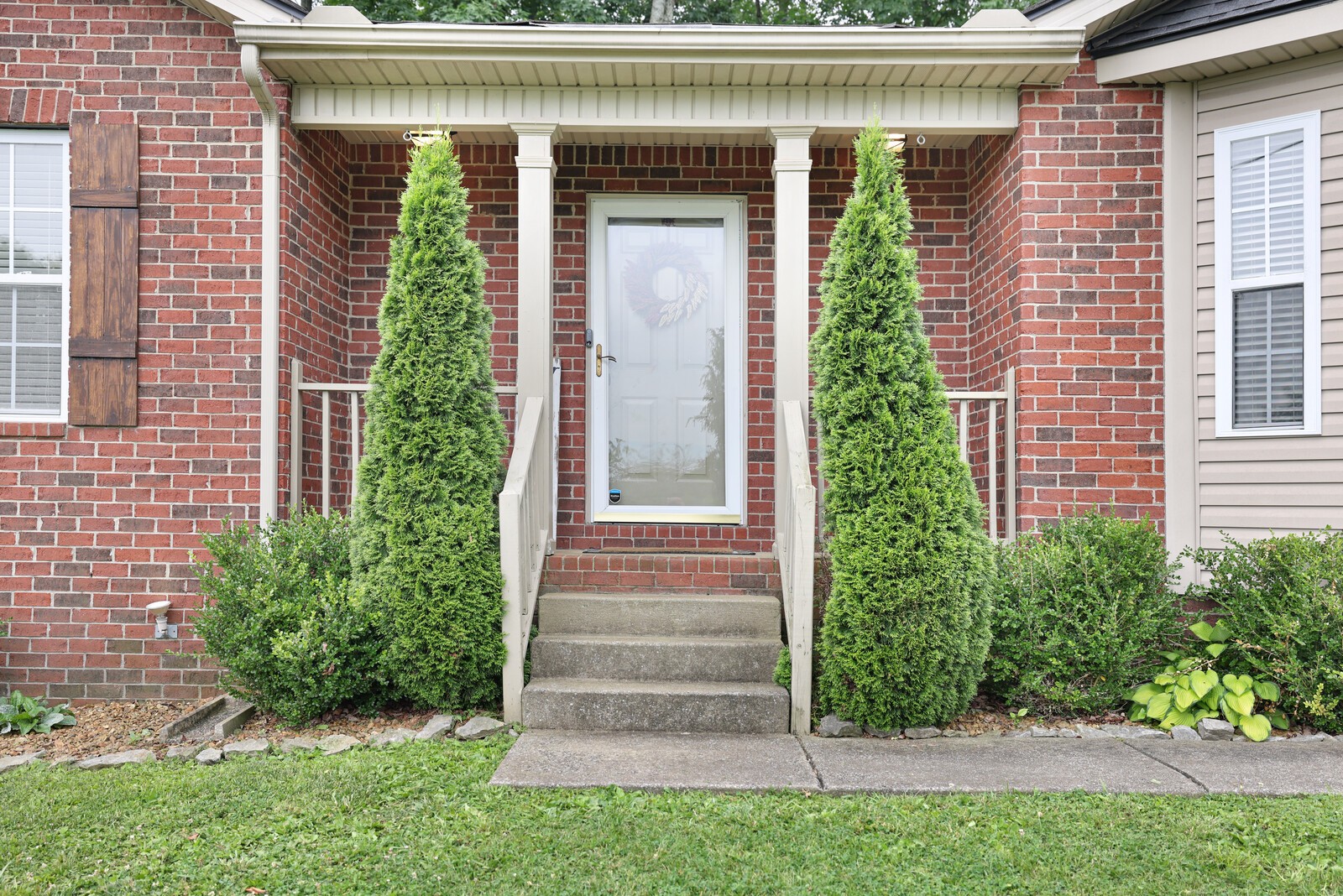 206 Christine Dr