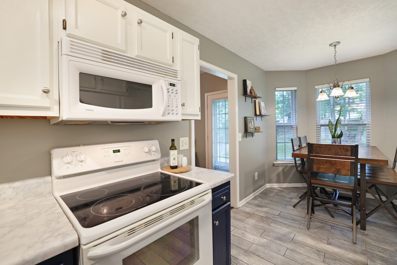 206 Christine Dr
