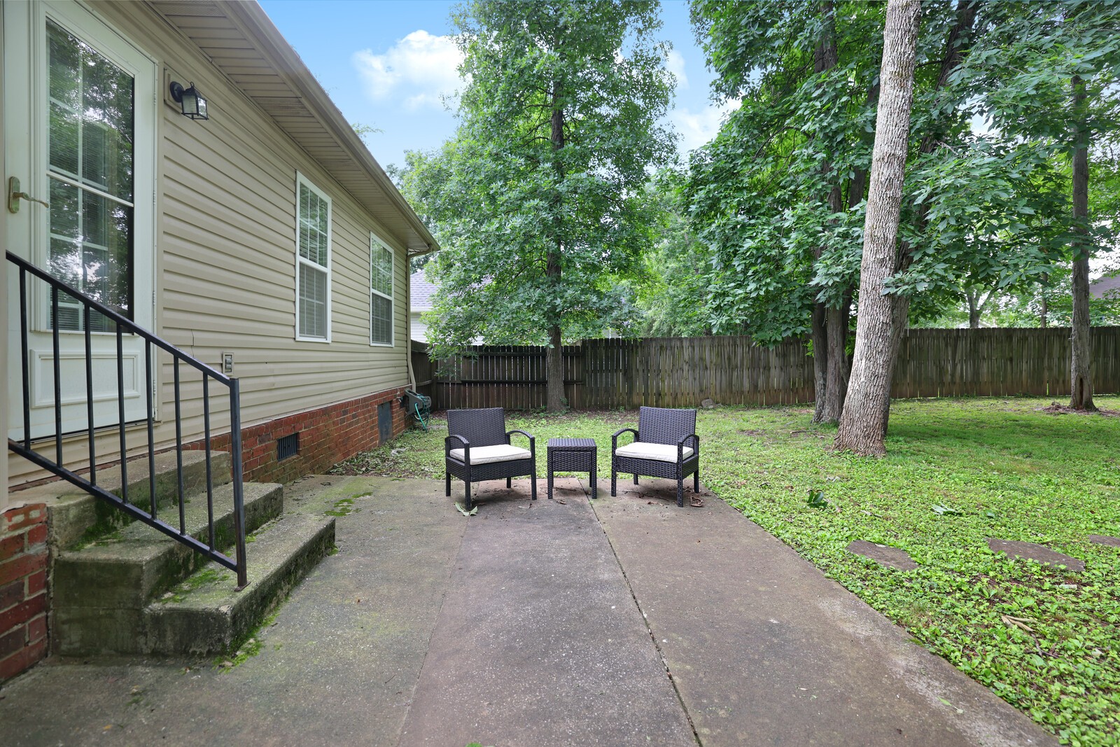 206 Christine Dr