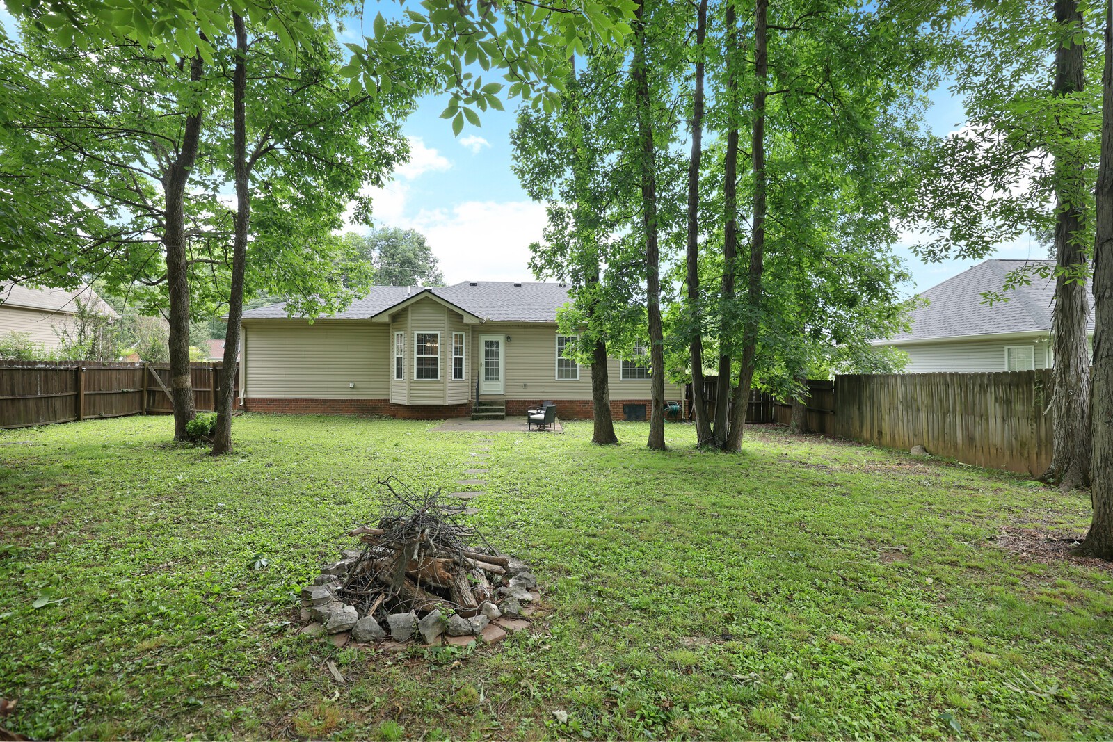 206 Christine Dr
