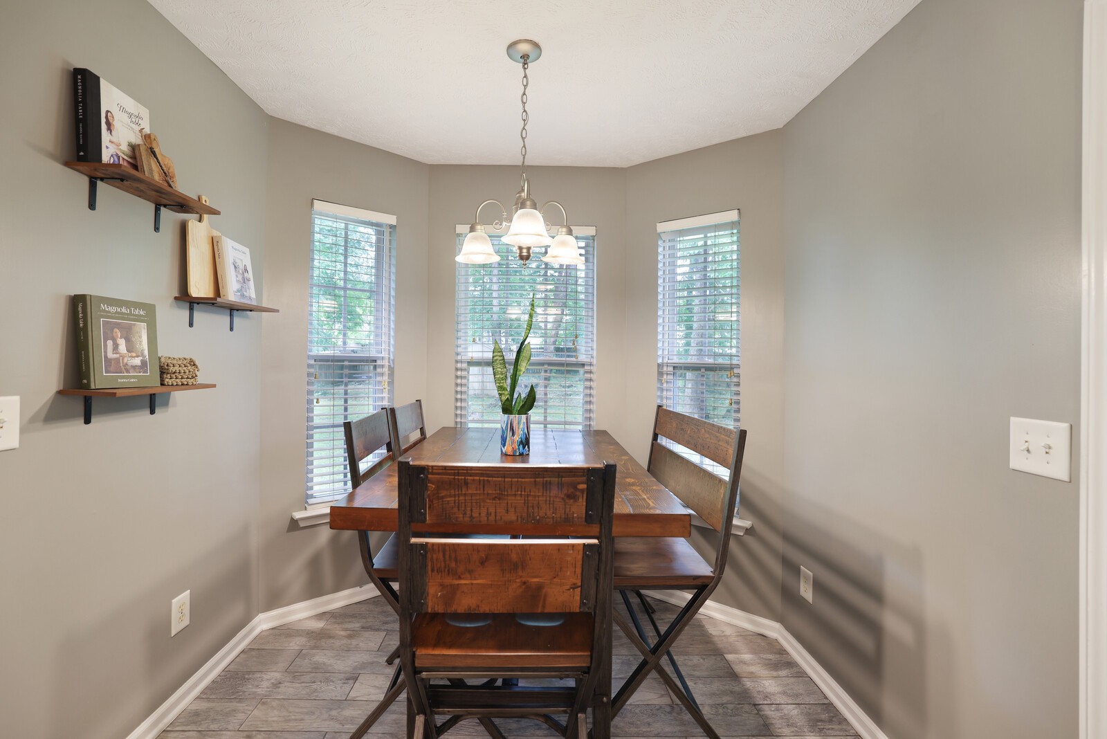 206 Christine Dr
