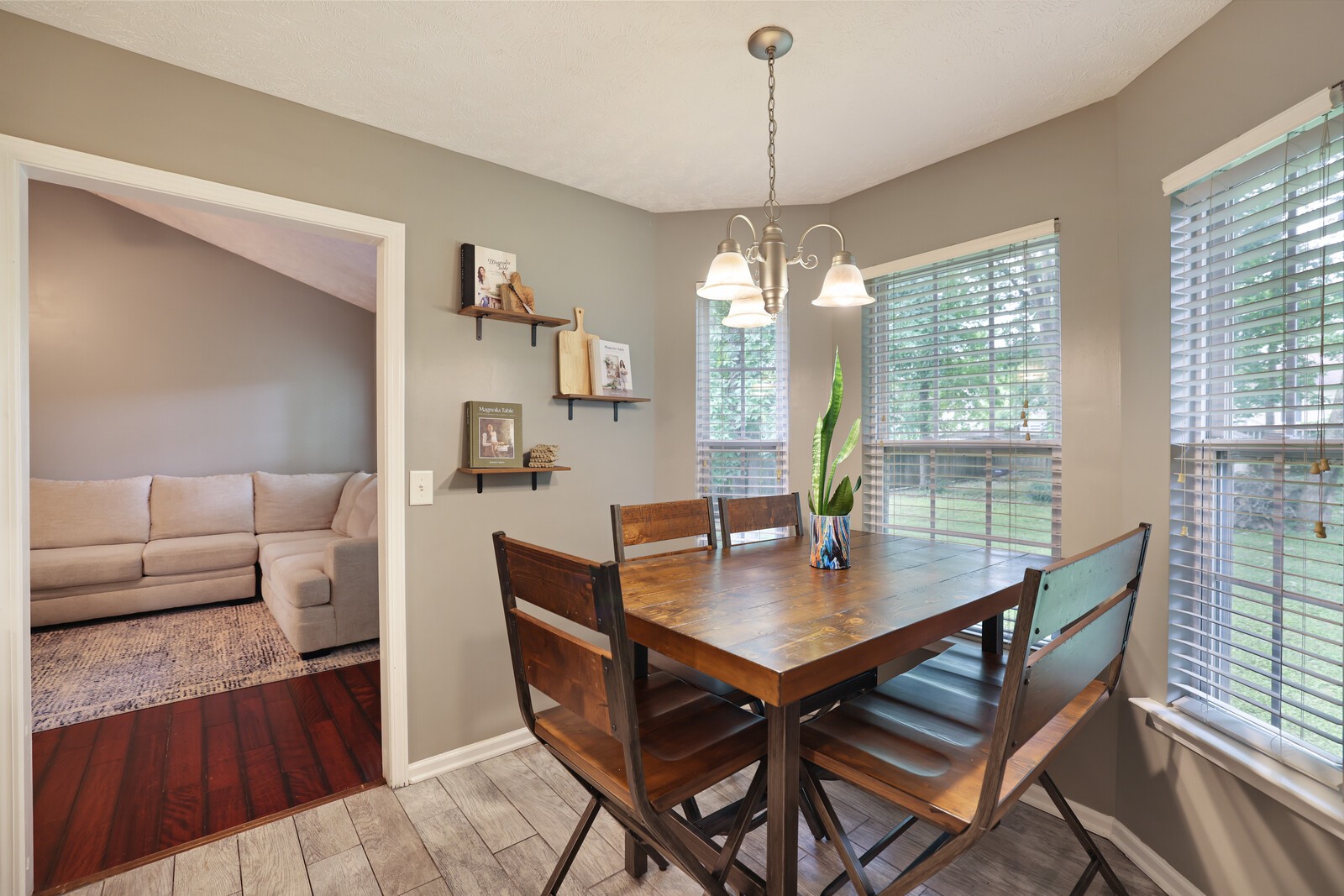 206 Christine Dr