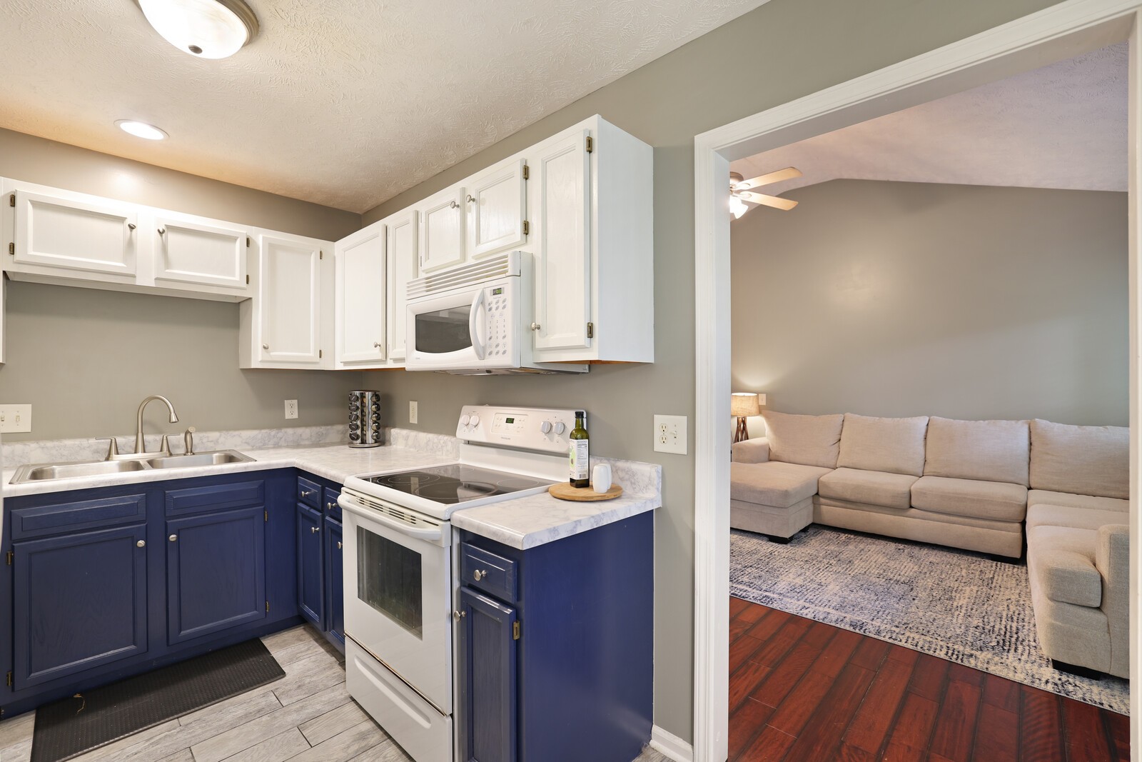 206 Christine Dr