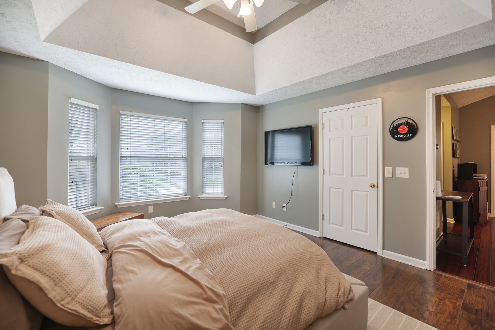 206 Christine Dr