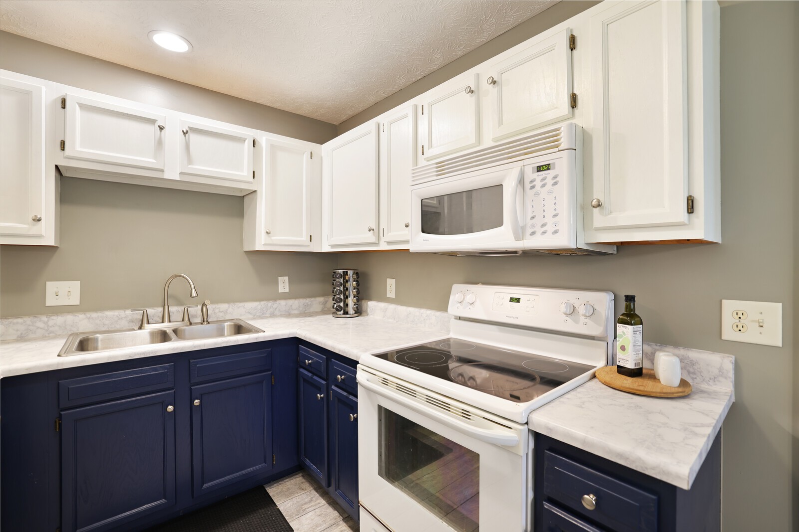 206 Christine Dr